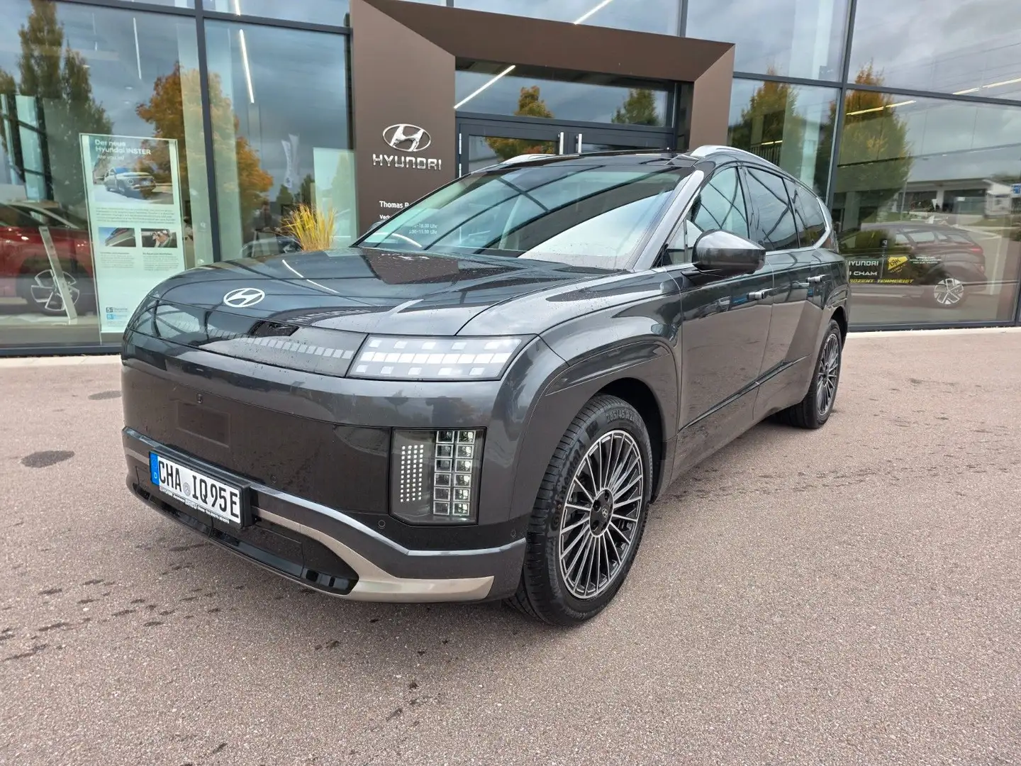 Hyundai IONIQ 9 110 kWh 4WD Uniq Pano Relax-Paket Gris - 1