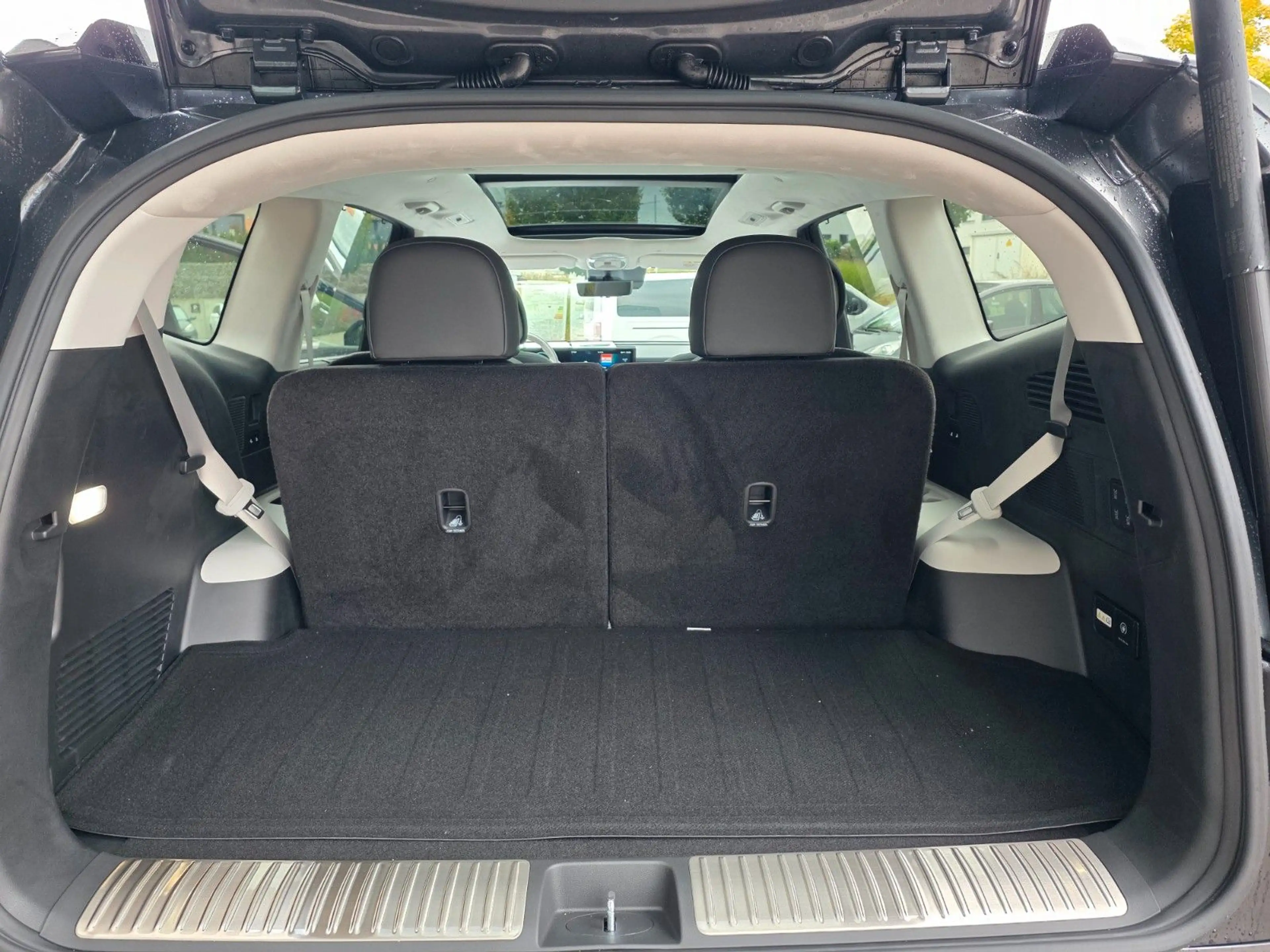 Hyundai IONIQ 9 110 kWh 4WD Uniq Pano Relax-Paket — photo 11