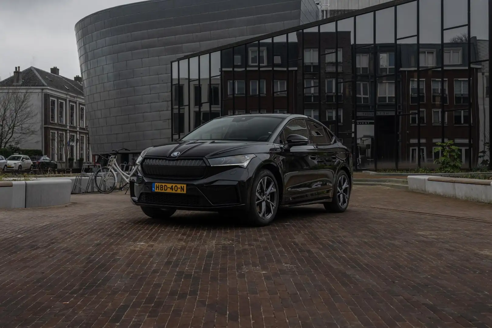 Skoda Enyaq Coupé 85 286pk Sportline | Panoramadak, Adaptive C Noir - 2