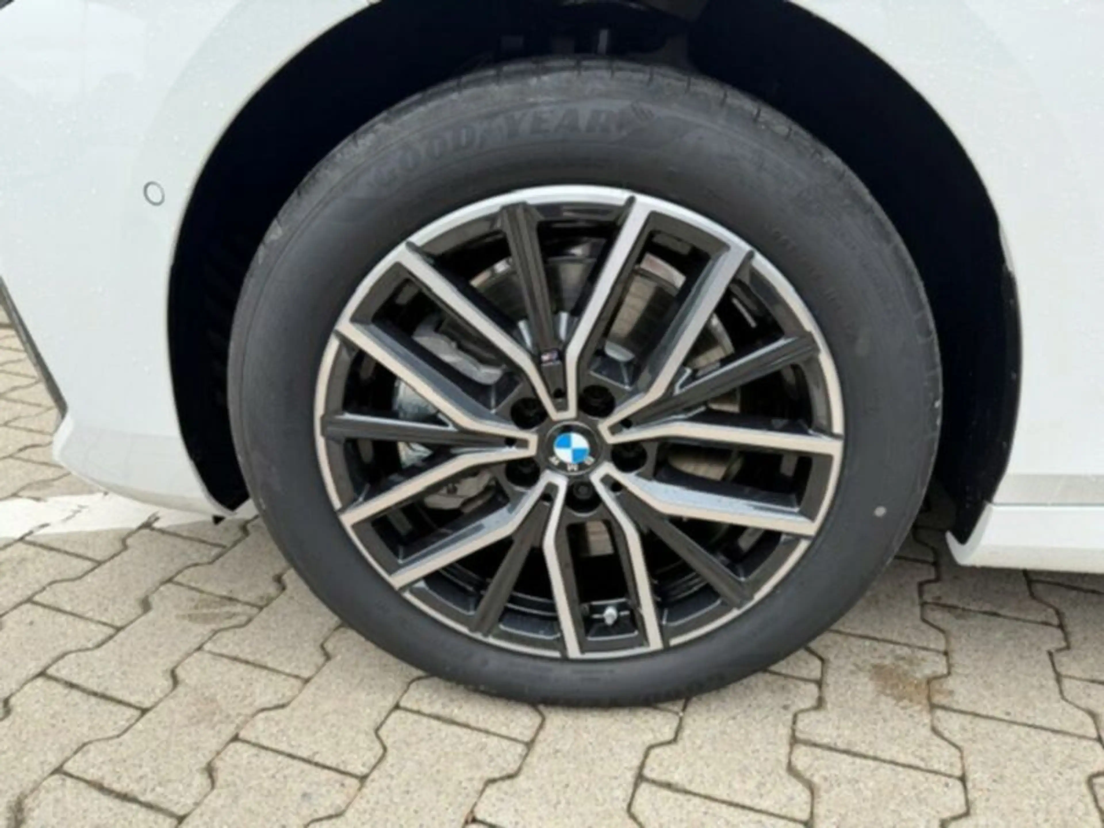 BMW 230 e xDrive Active Tourer M Sportpaket — photo 6