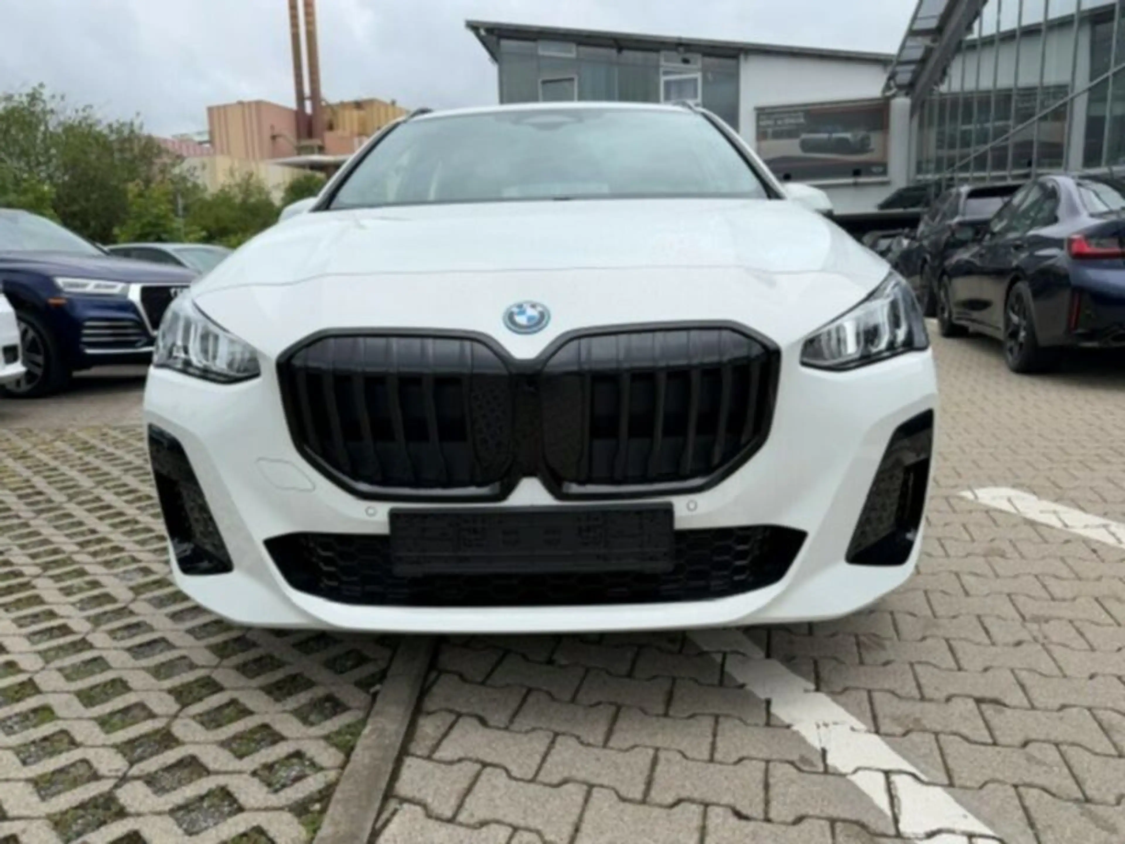BMW 230 e xDrive Active Tourer M Sportpaket — photo 3