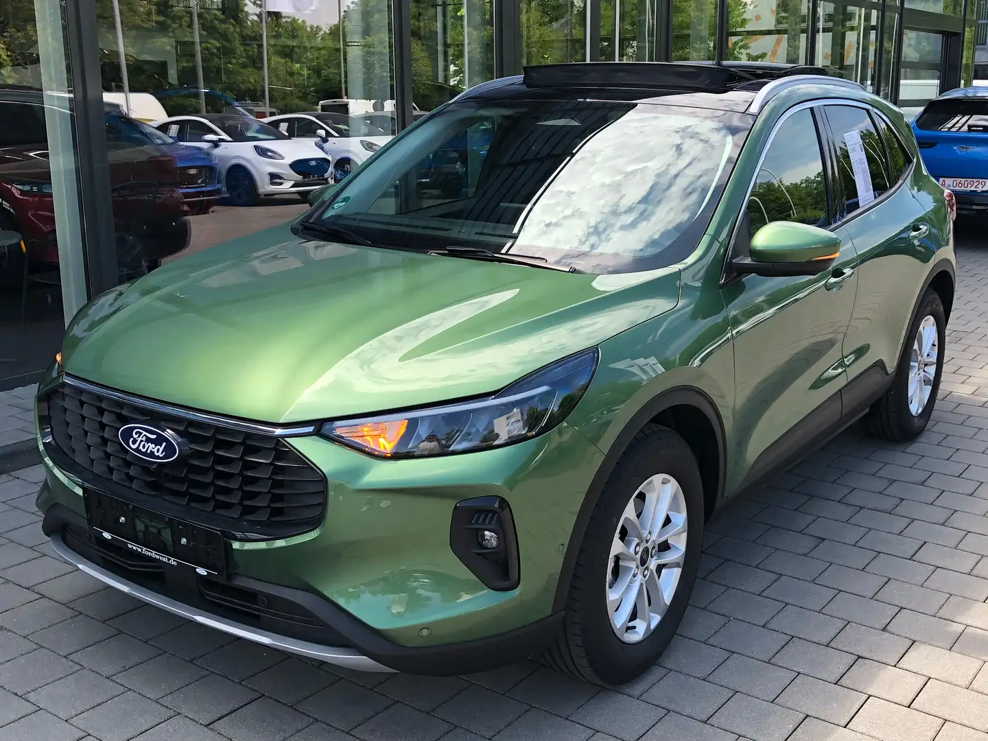 Ford Kuga 278 Kuga 1.5 EcoBoost Start Stop Titanium Groen - 2