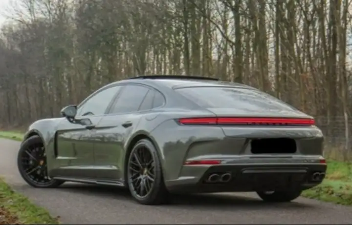 Porsche Panamera 2025
