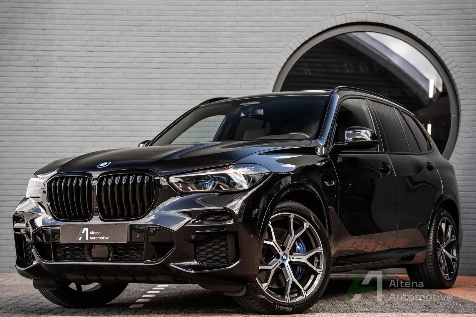 BMW X5 xDrive45e High Executive M-sport, BTW, comfortstoe Zwart - 1