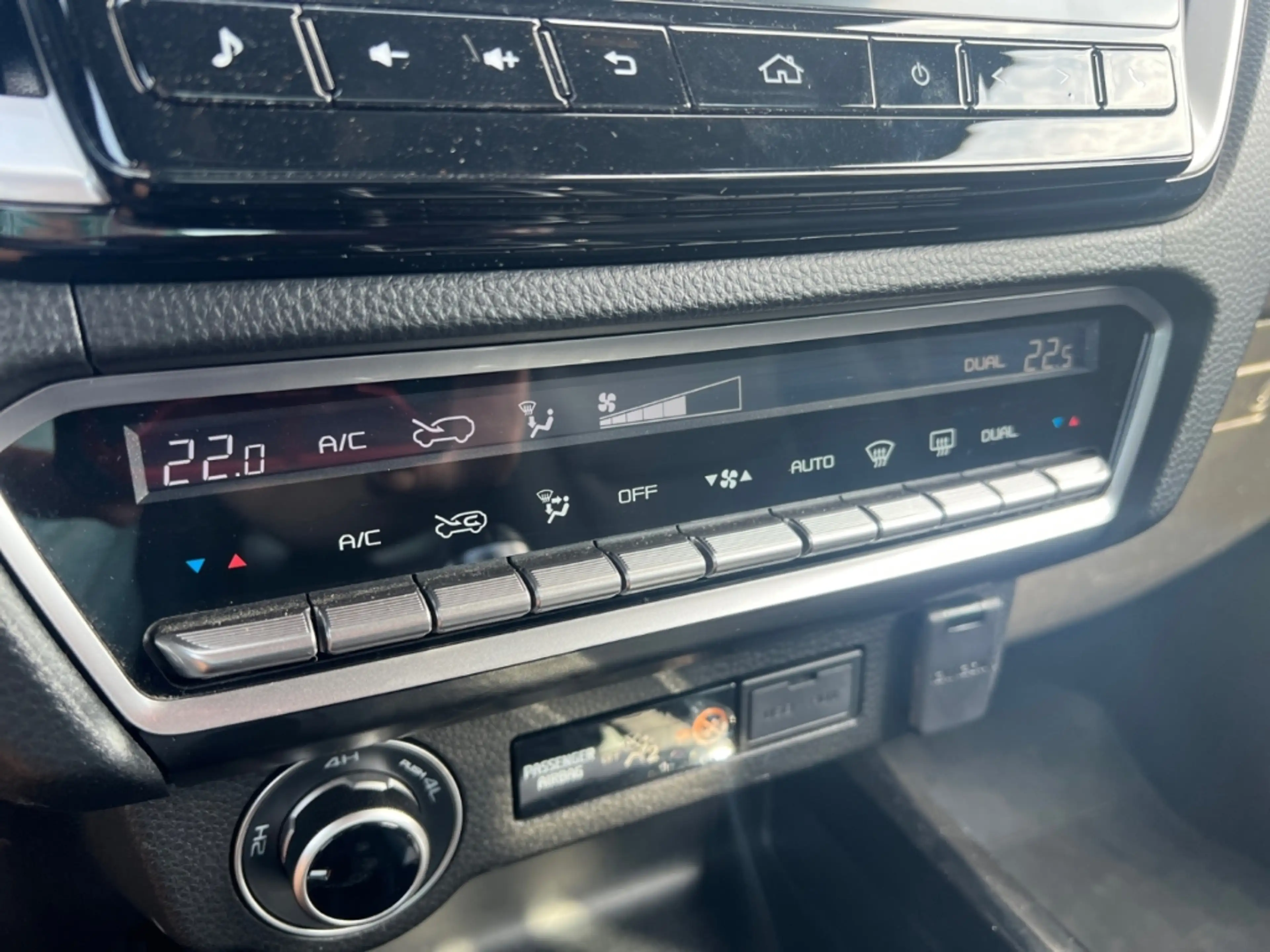 Isuzu D-Max Double Cab 4WD V-Cross — photo 13