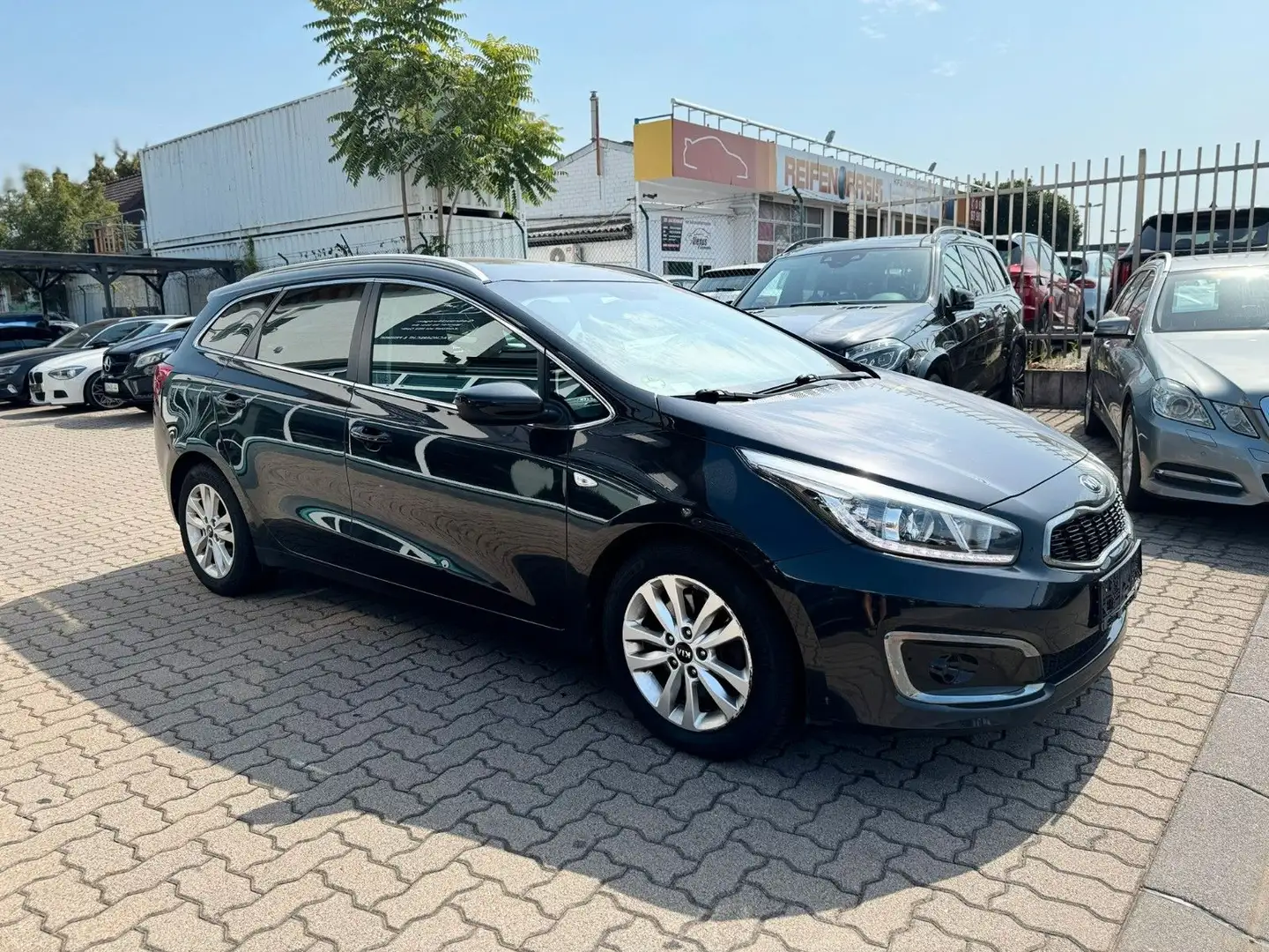 Kia Ceed / cee'd *KAMERA*NAVI*SHZG*TEMPOMAT*EURO6* Schwarz - 1