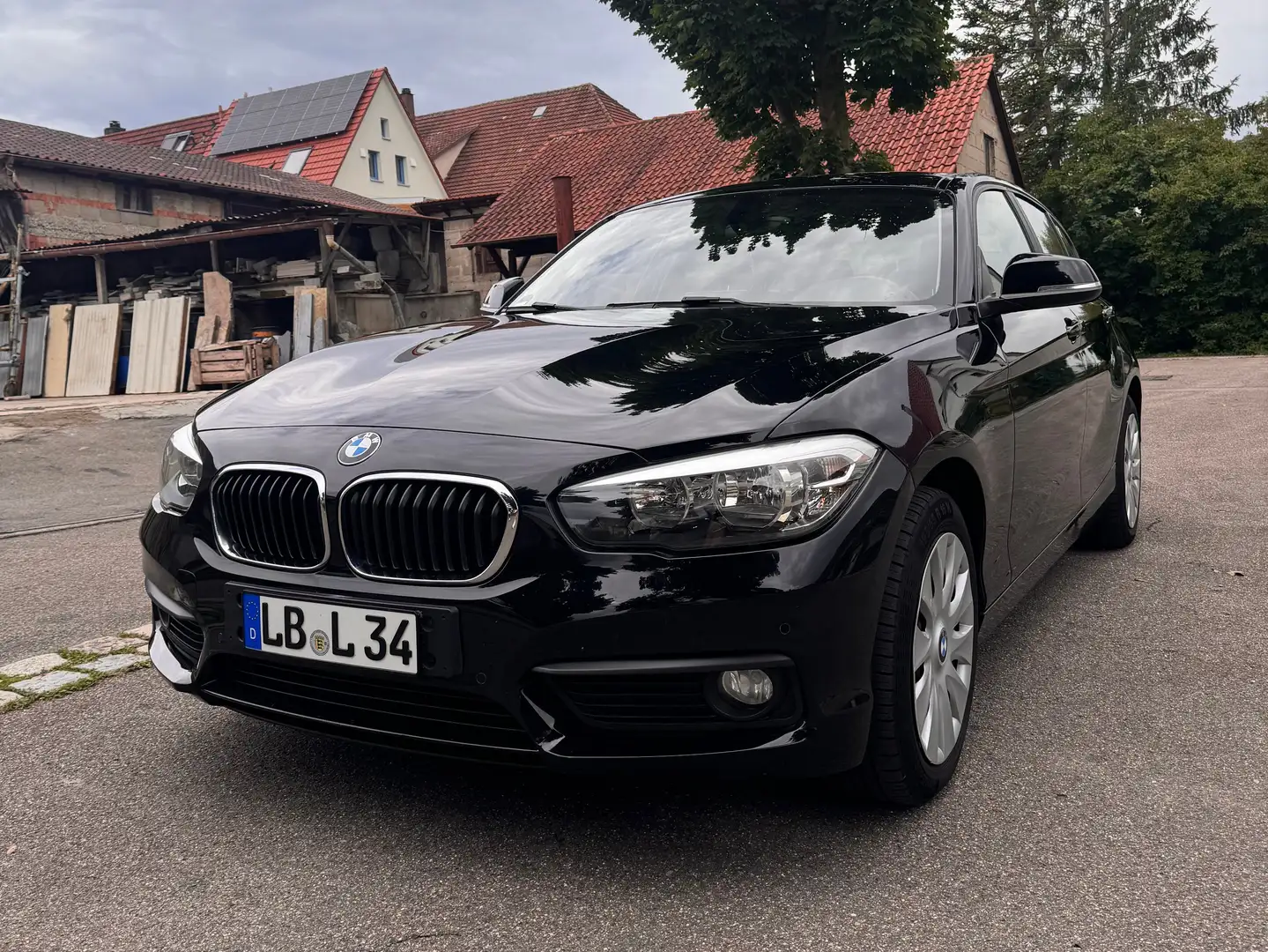 BMW 116 1er (5-Türer) 116i PDC, Klima, SHZ, TÜV neu Černá - 1