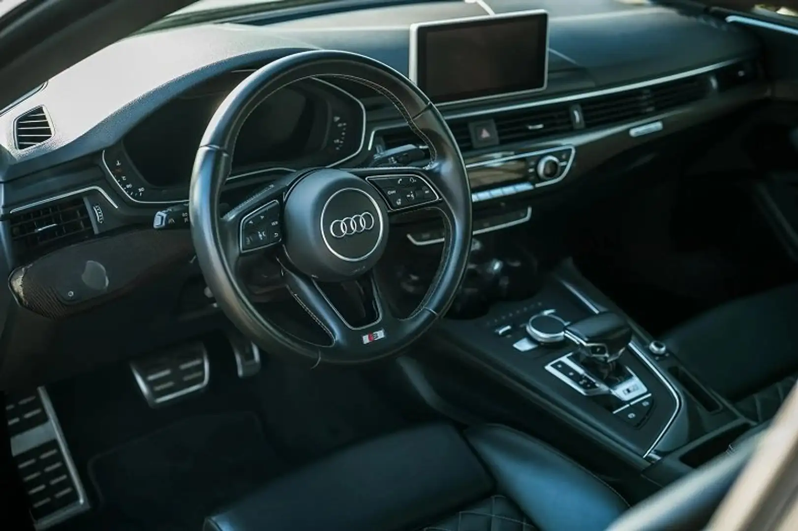 Audi S5 Coupé Grau - 2