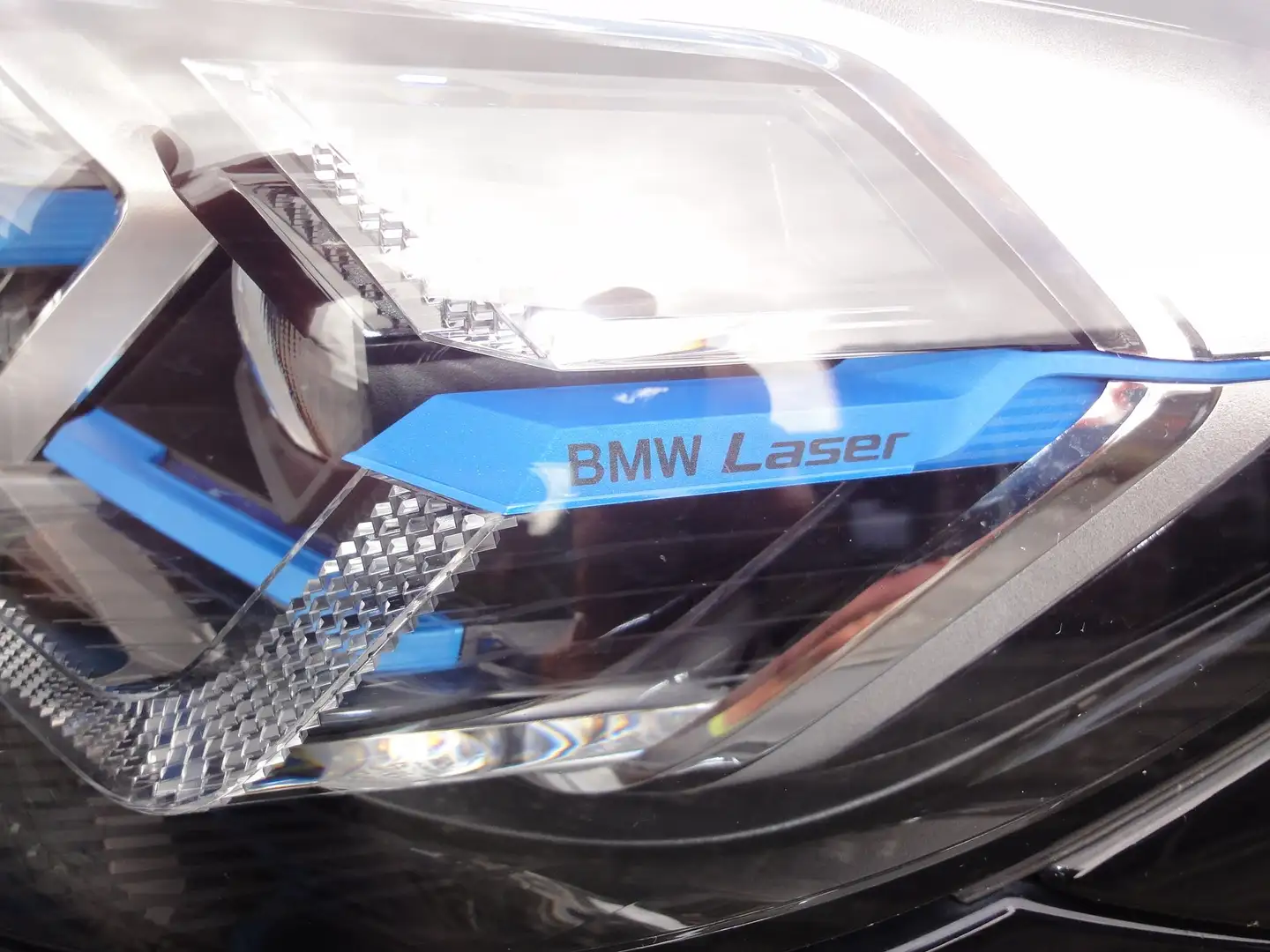 BMW iX3 Impressive Schwarz - 2