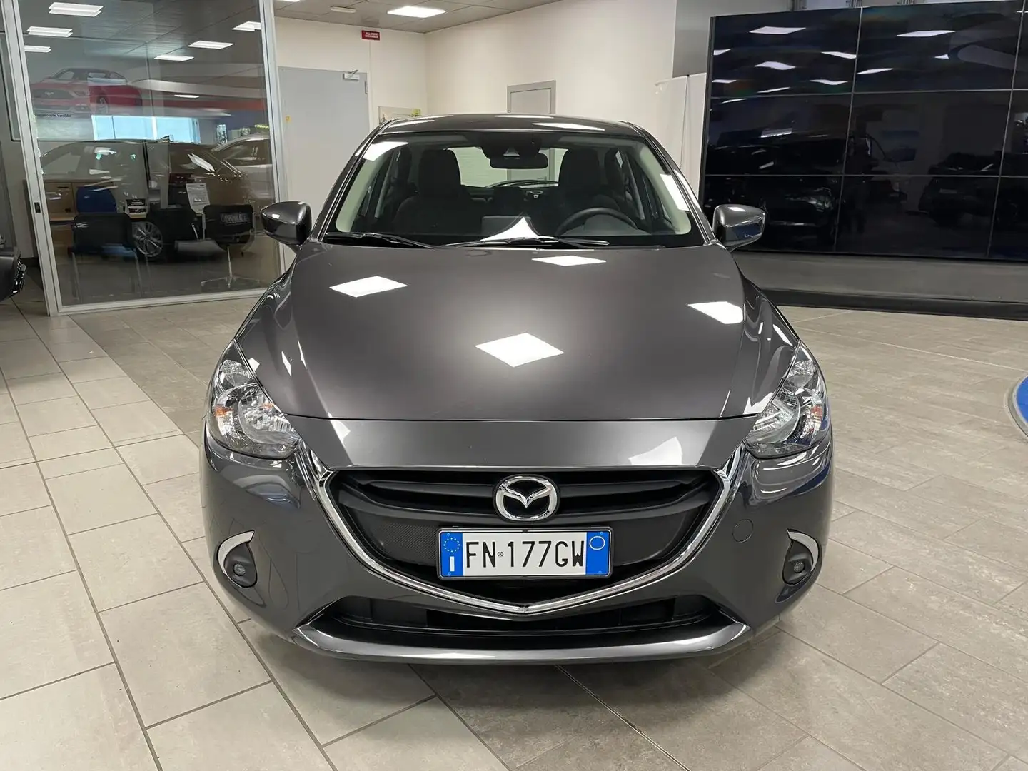 Mazda 2 1.5 benzina  90cv. Evolve , Km 43.000 CERTIFICATI Grigio - 2