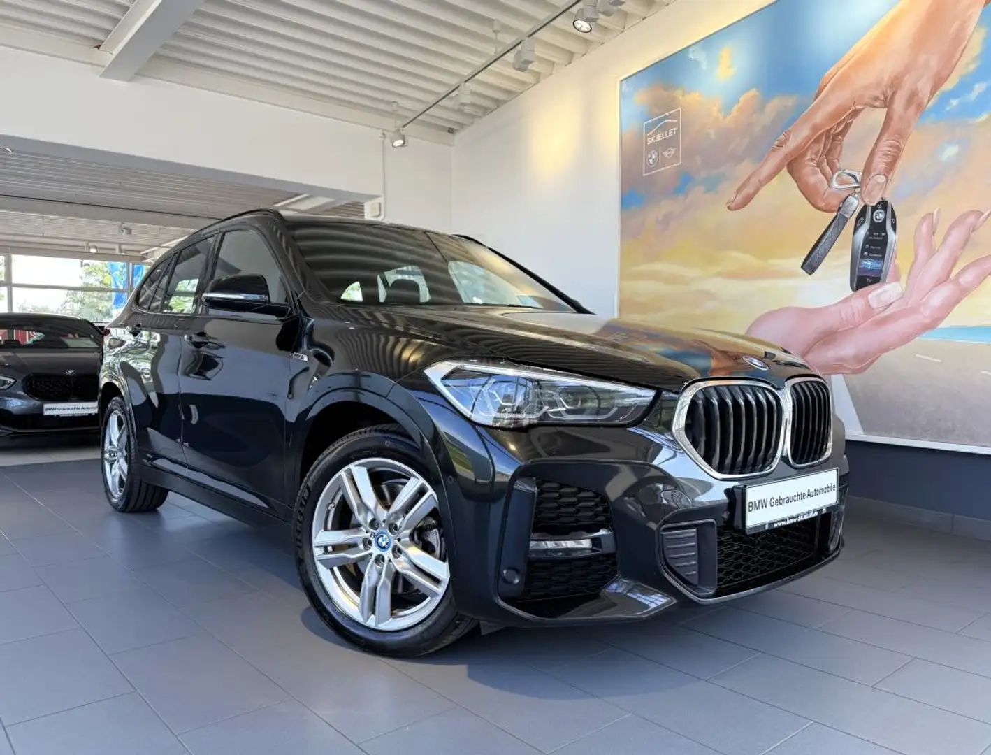 BMW X1 xDr.25e M SPORT ACC+LED+AHK+DAB+SPUR+NAVI+18* Noir - 2