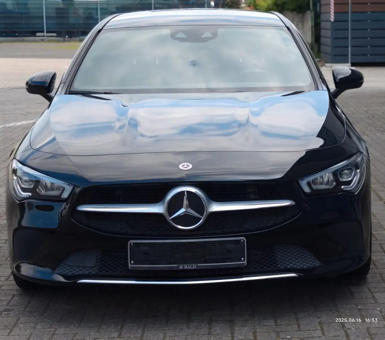 Mercedes-Benz CLA 200 d Shooting Brake | EUR6d*TÜV*8-Gang* Schwarz - 2