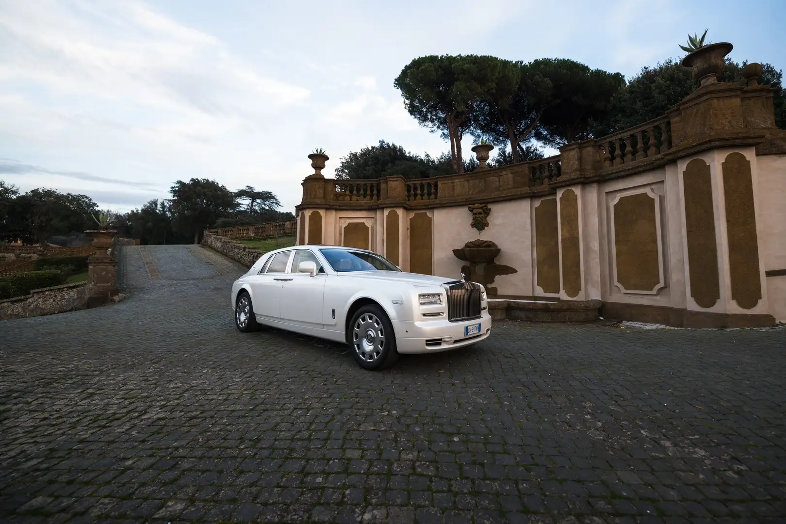 Rolls-Royce Phantom 6.7 Золотий - 1