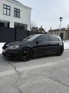 Volkswagen Golf R снимка Volkswagen Golf R
