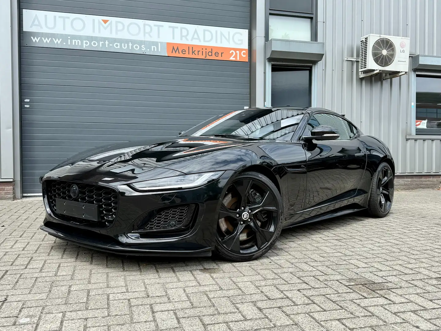 Jaguar F-Type P450 AWD 75 Coupé Zwart - 2