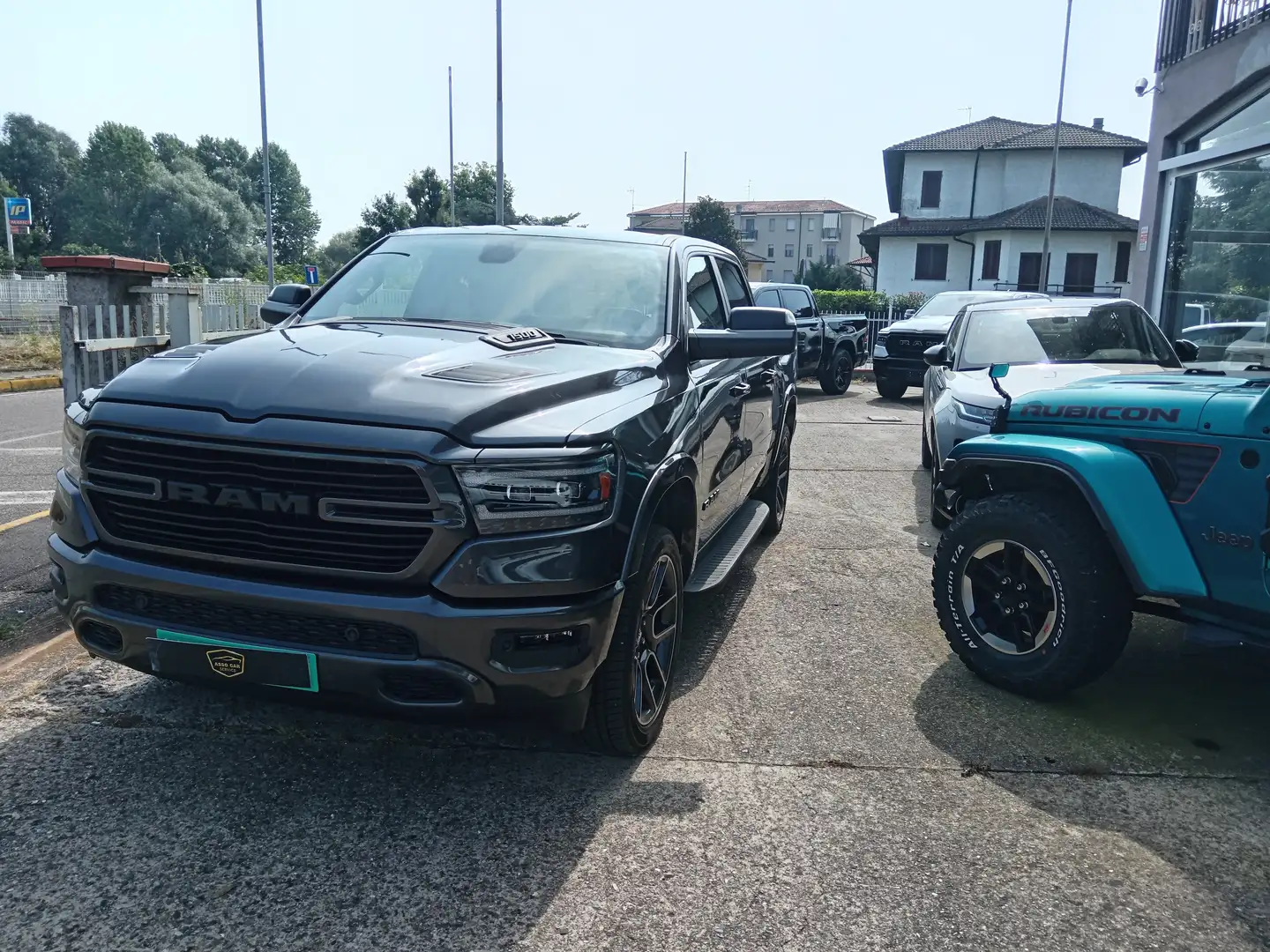 Dodge RAM 5.7 V8 Laramie Sport 395cv at8 GPL Grijs - 1
