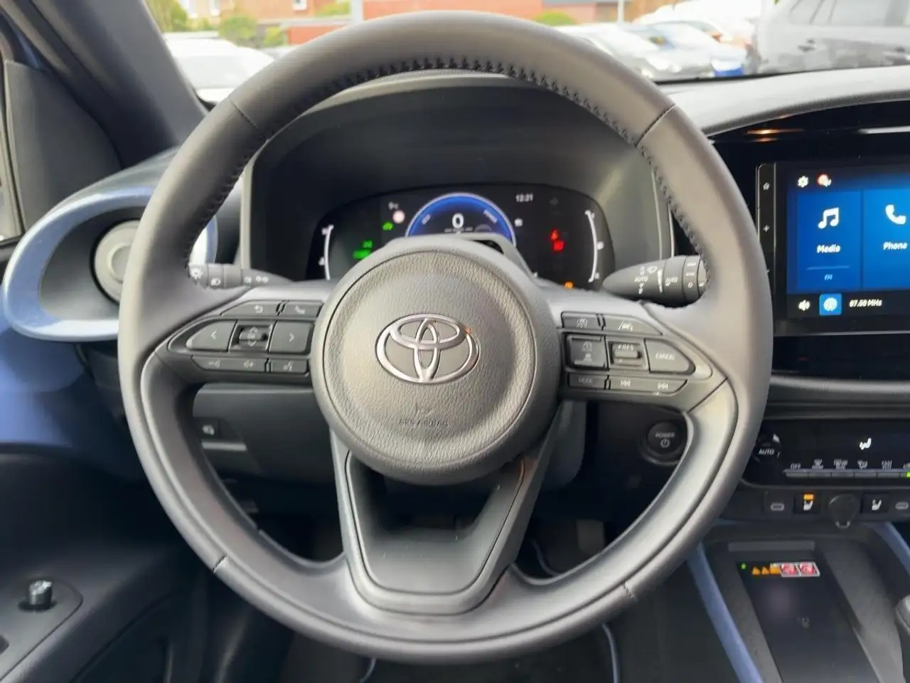 Toyota Aygo X 1,5 l Teamplayer*R-Kamera*Carplay*Sitzheizung* 9