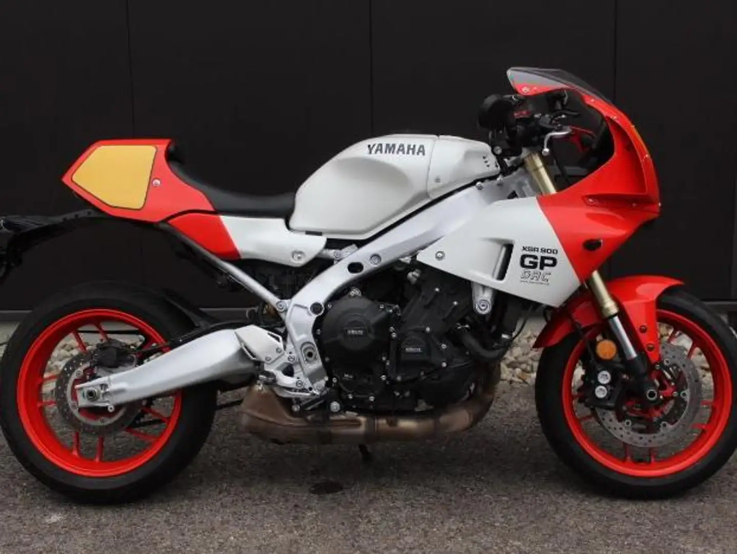 Yamaha XSR 900 GP *1.Hand* Rouge - 2