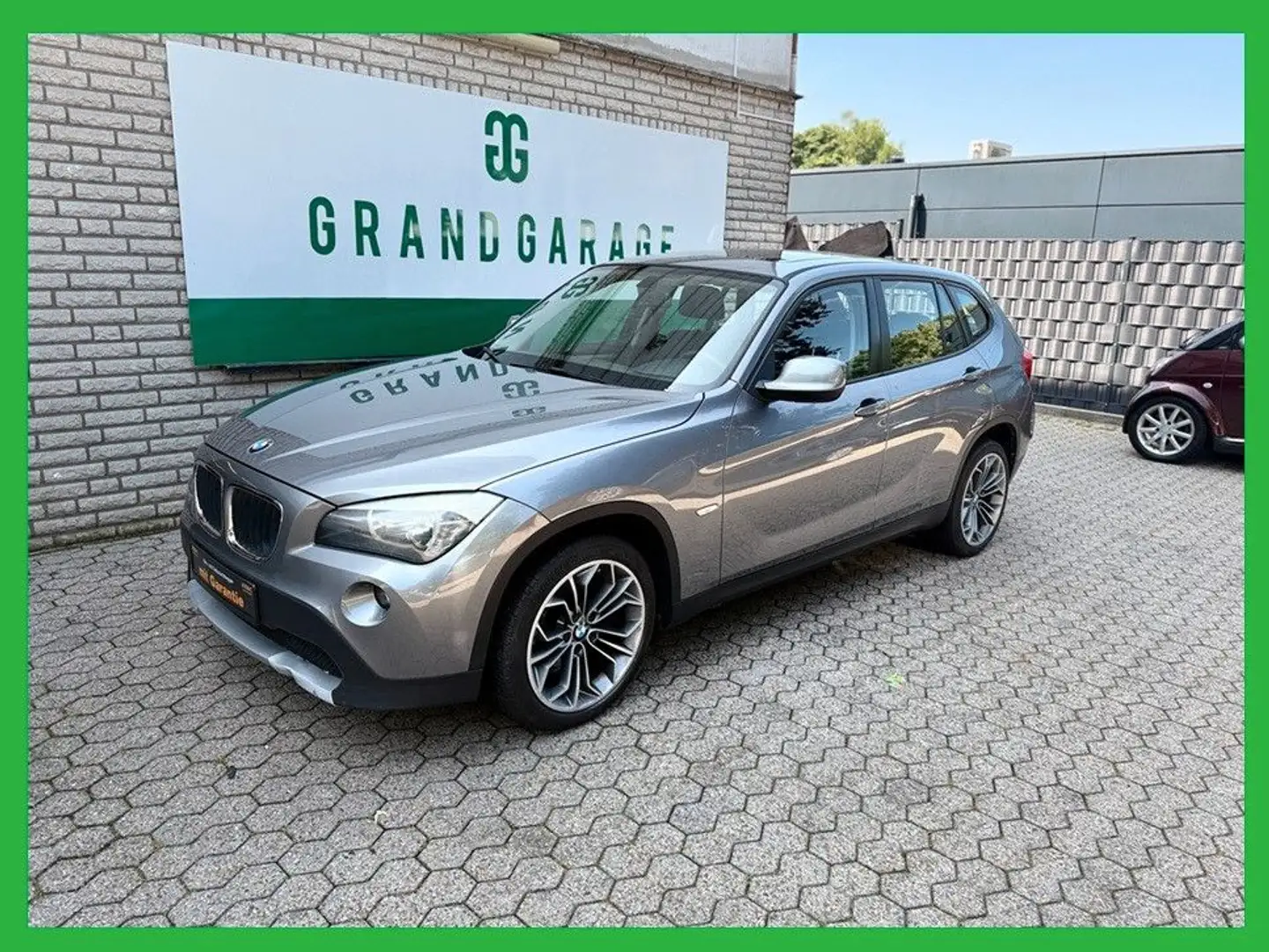 BMW X1 Baureihe X1 18 i sDrive Grau - 1