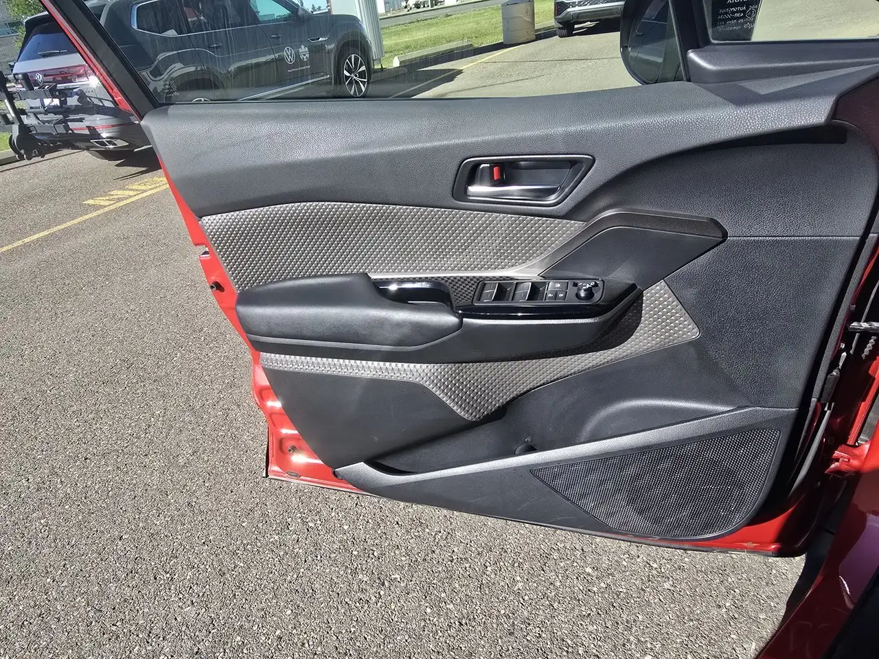 Toyota C-HR снимка Toyota C-HR