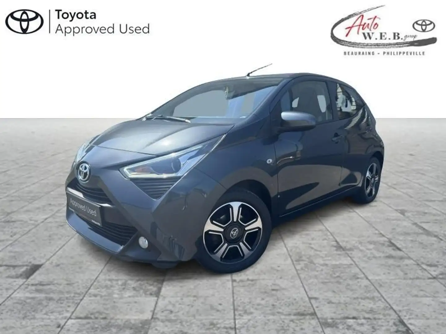 Toyota Aygo 1.0 VVT-i Multi Mode x-play Grijs - 1