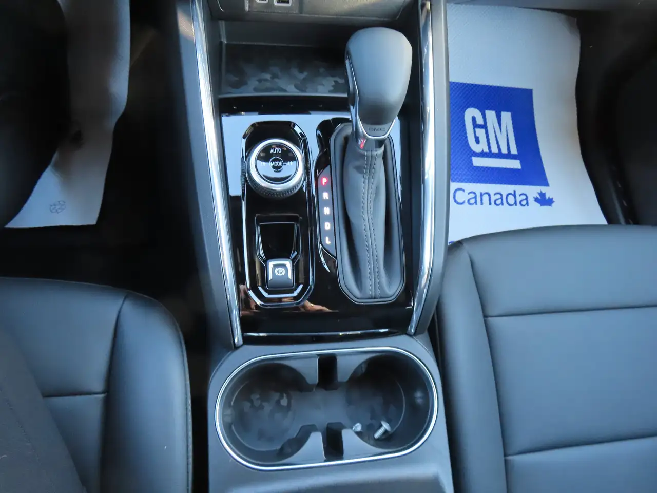 GMC Canyon снимка GMC Canyon