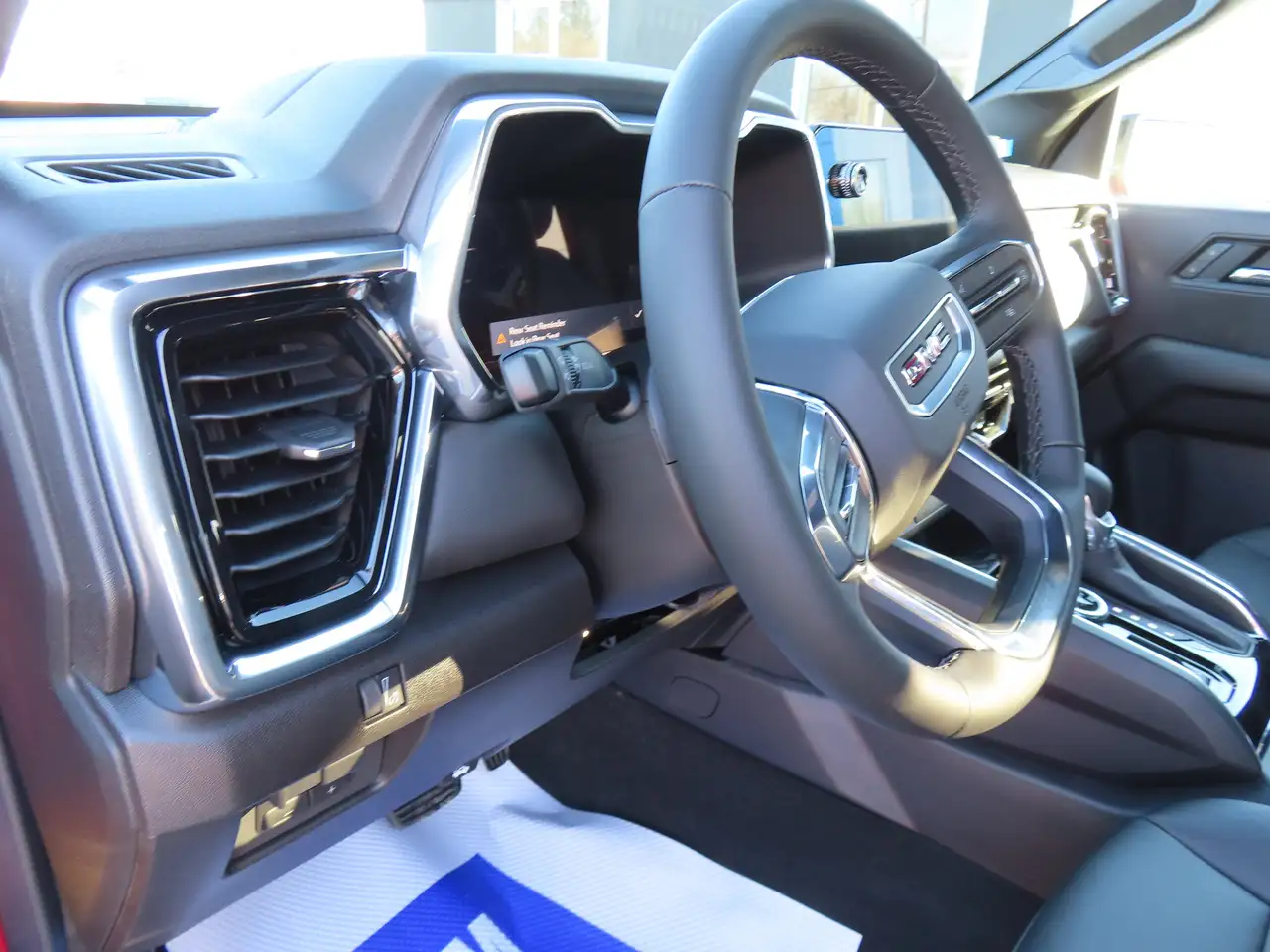 GMC Canyon снимка GMC Canyon