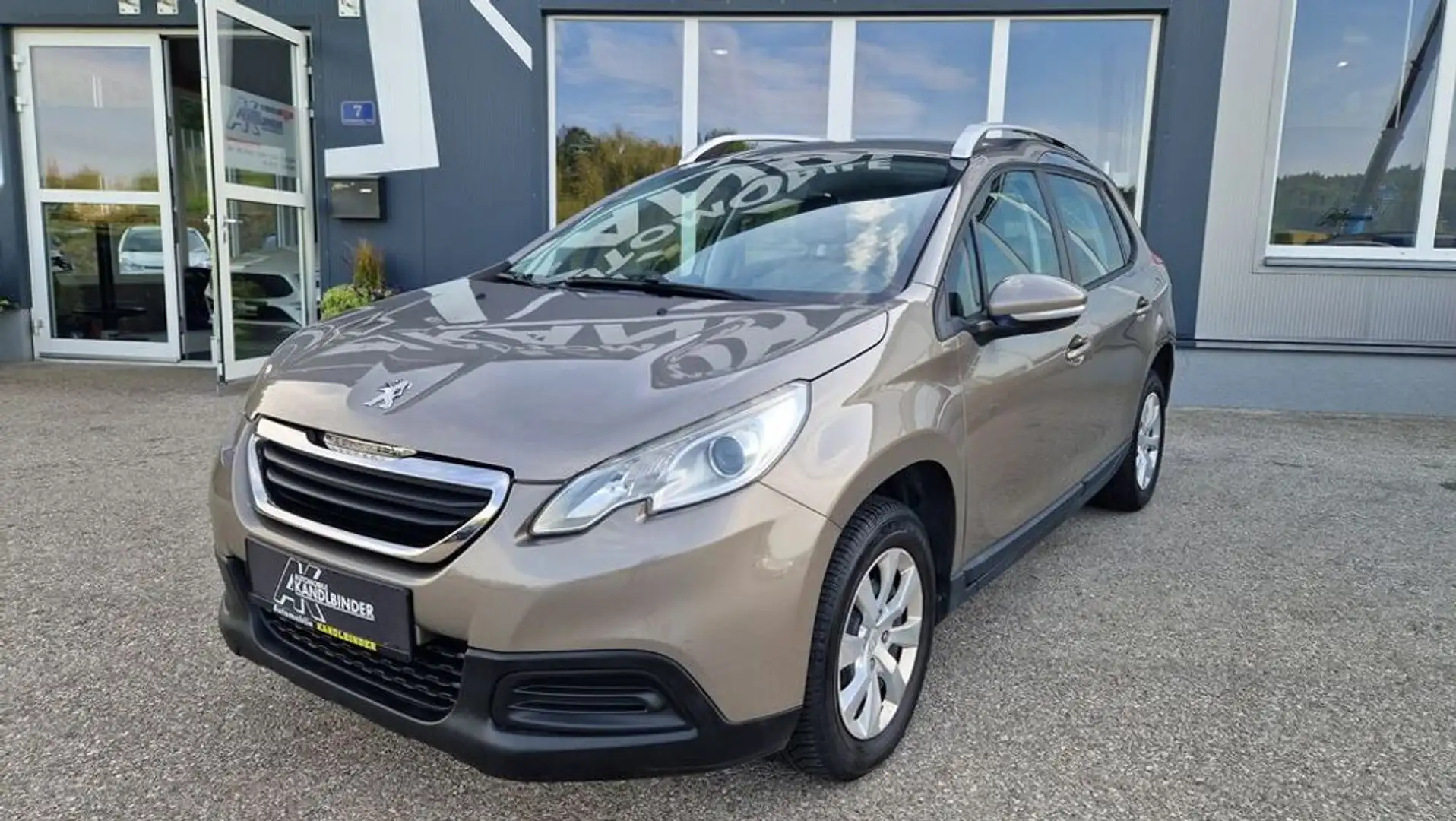 Peugeot 2008 VTi Active Grau - 1