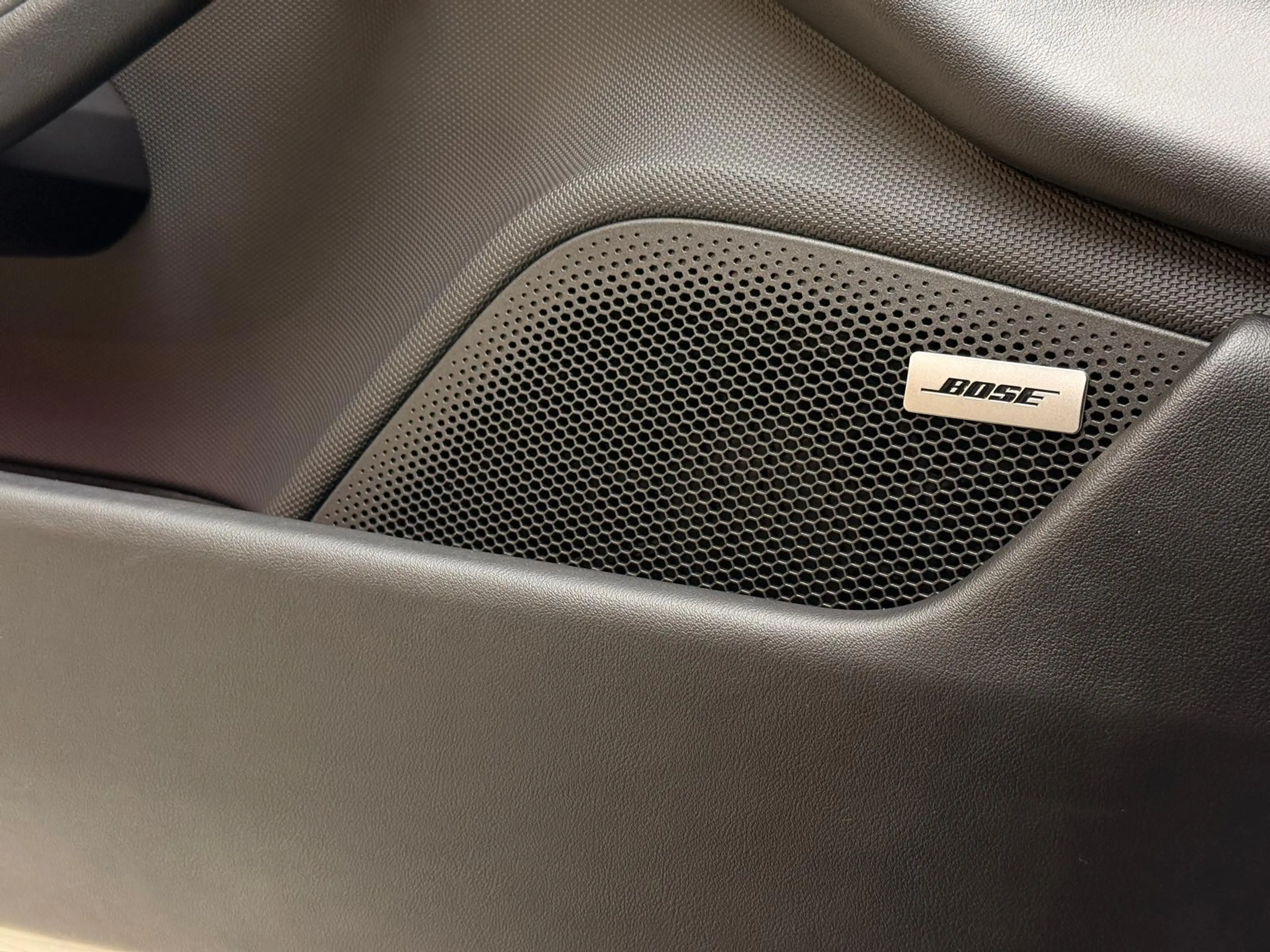 Porsche Taycan 4S Pano|Nachtsicht|innoDrive|Komfortzuga. — photo 11