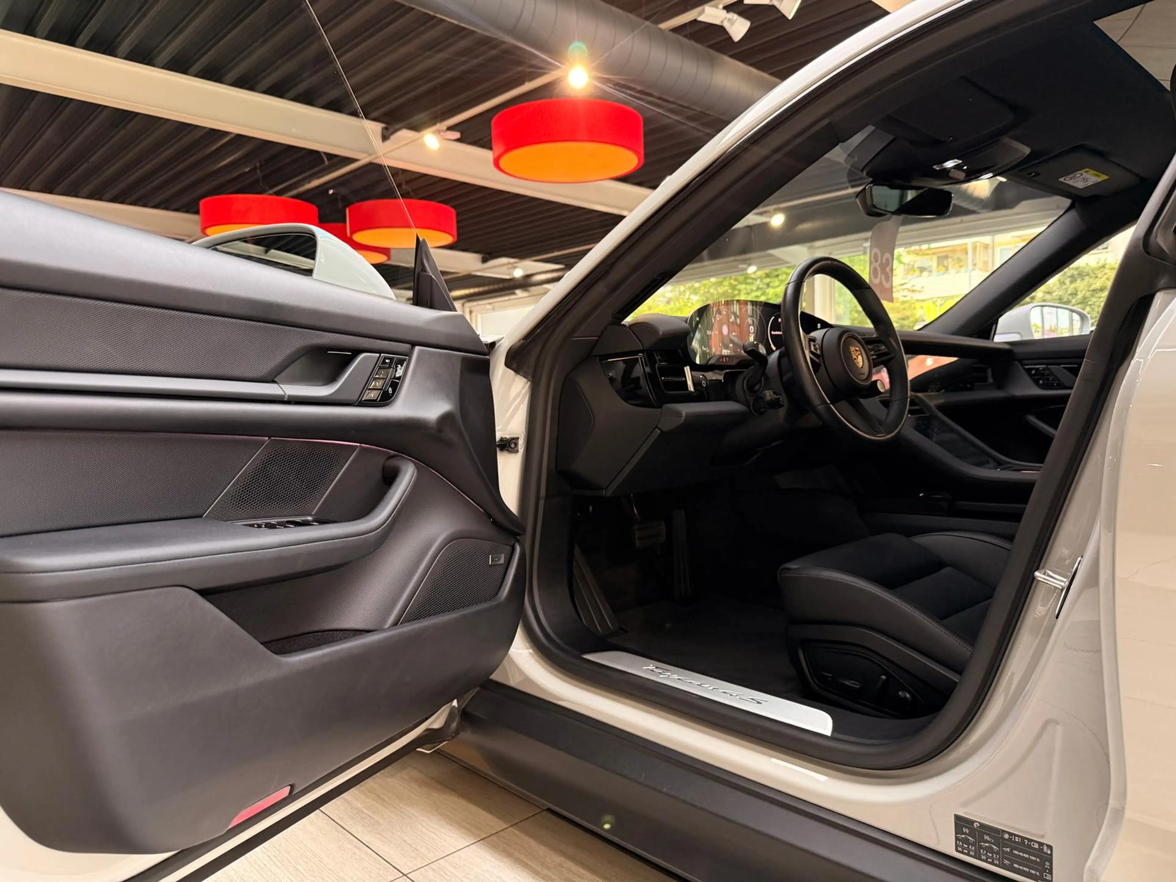 Porsche Taycan 4S Pano|Nachtsicht|innoDrive|Komfortzuga. — photo 9