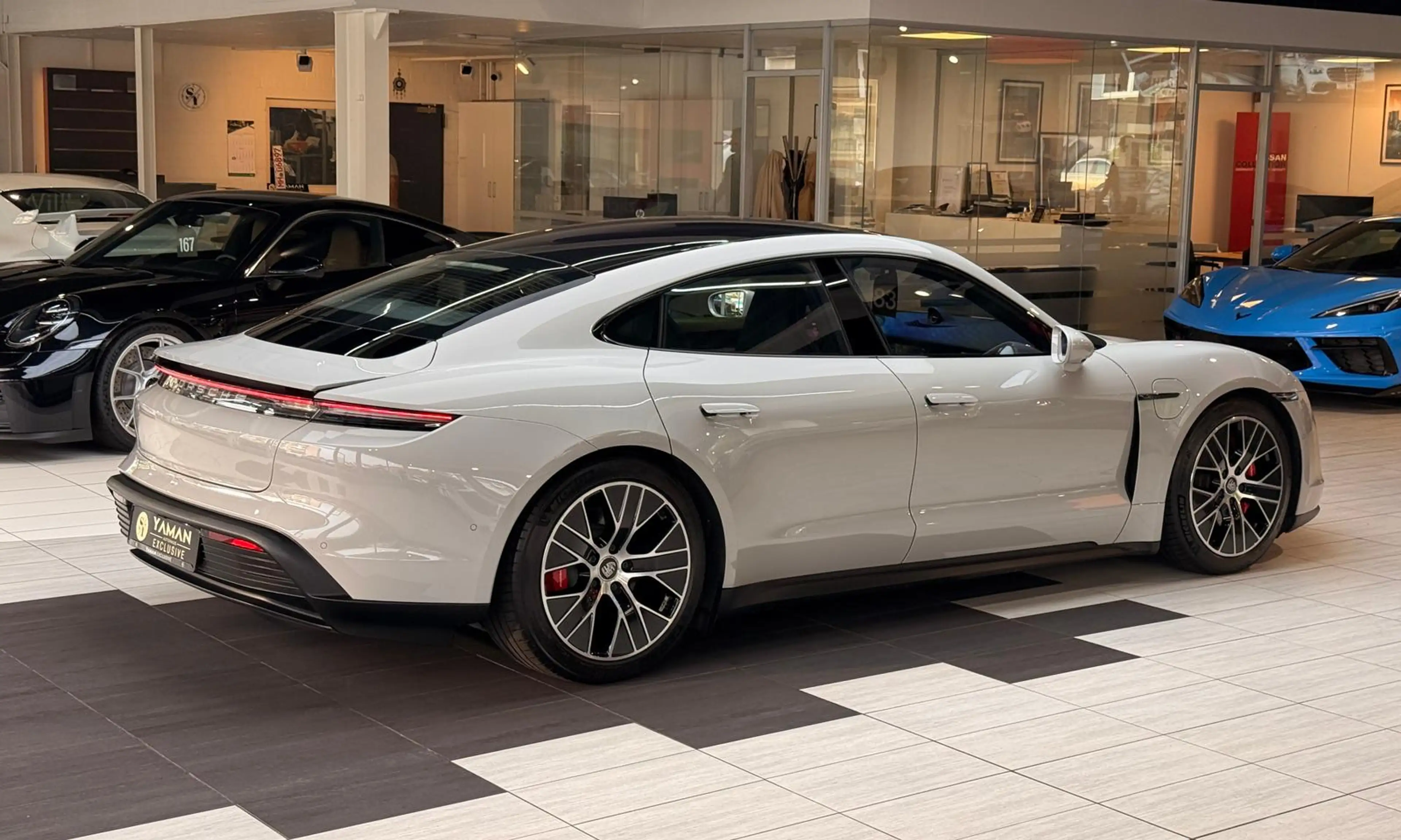 Porsche Taycan 4S Pano|Nachtsicht|innoDrive|Komfortzuga. — photo 6