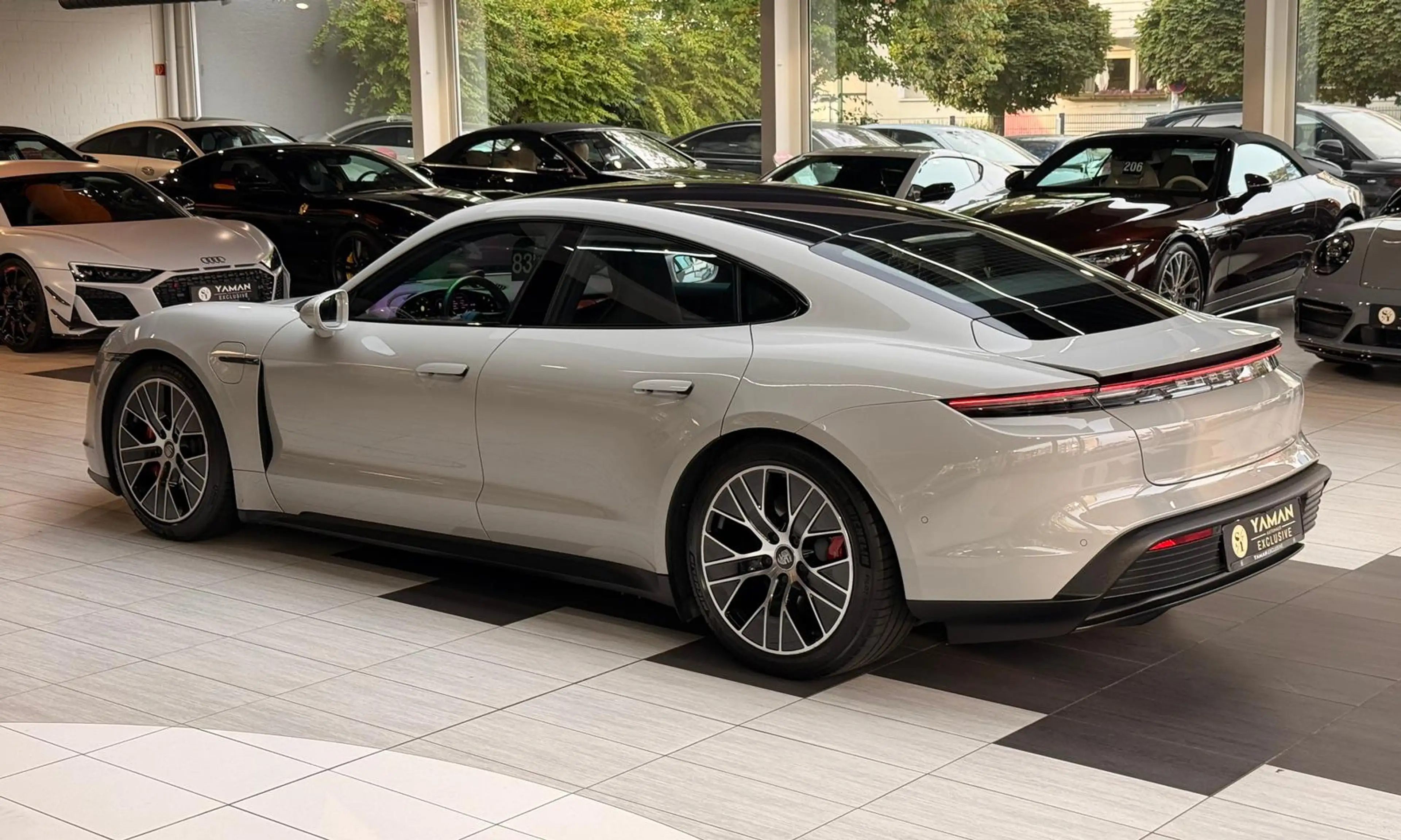Porsche Taycan 4S Pano|Nachtsicht|innoDrive|Komfortzuga. — photo 8