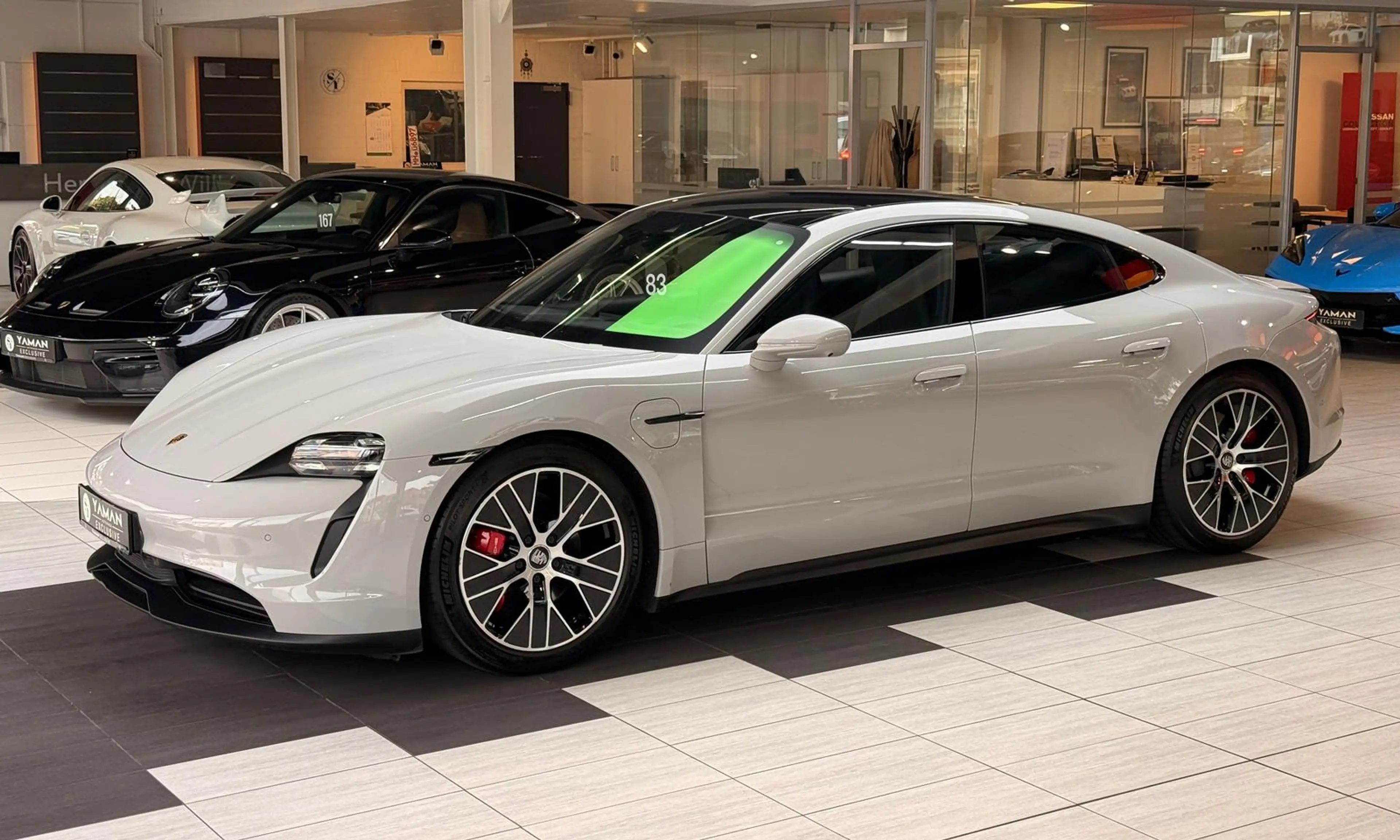 Porsche Taycan 4S Pano|Nachtsicht|innoDrive|Komfortzuga. — photo 2