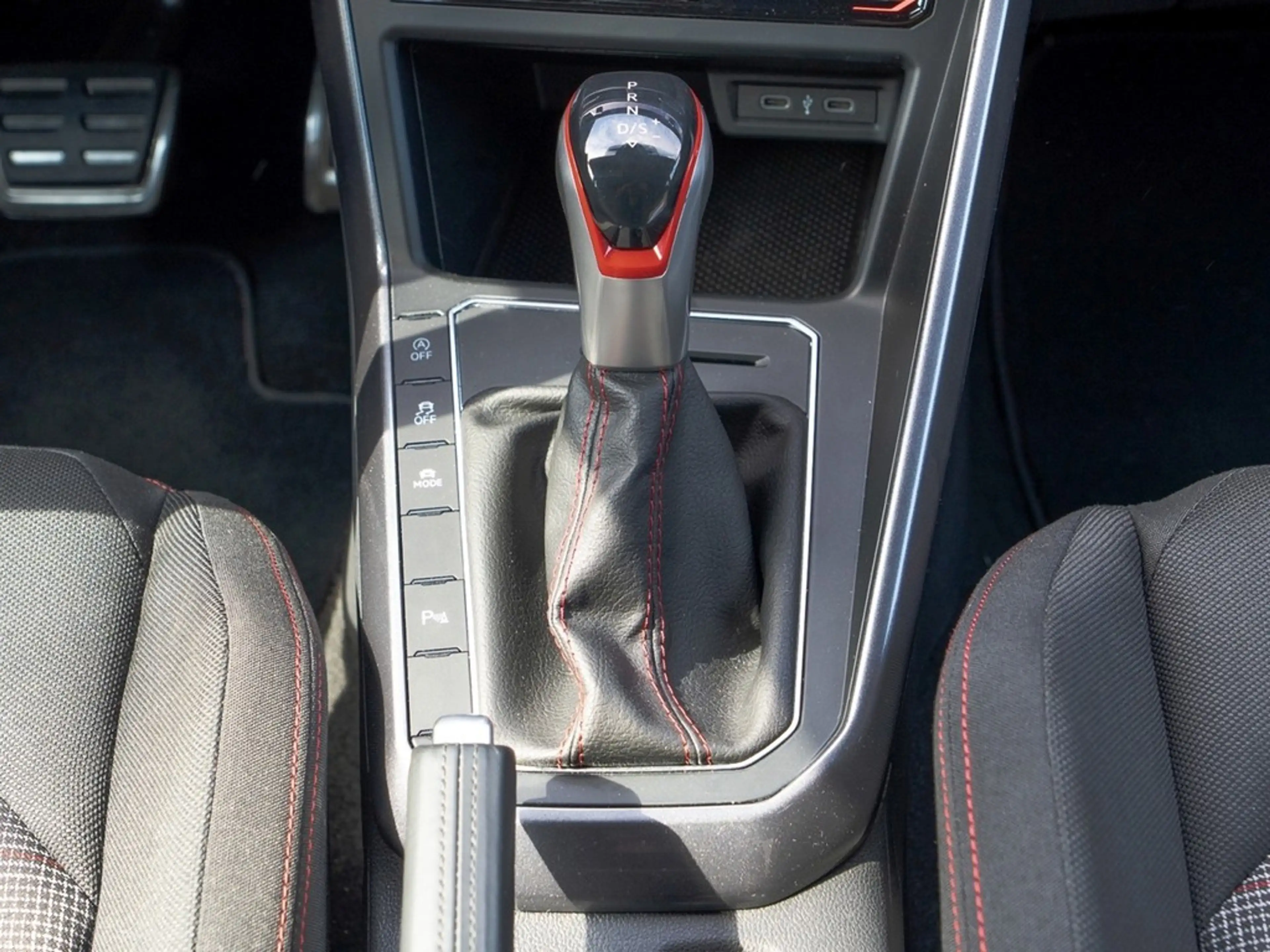 Volkswagen Polo GTI 2.0 TSI DSG IQ Light, App-Connect — photo 15