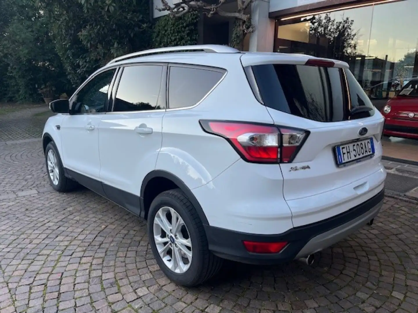 Ford Kuga 1.5 TDCI 120 CV TITANIUM Blanc - 2