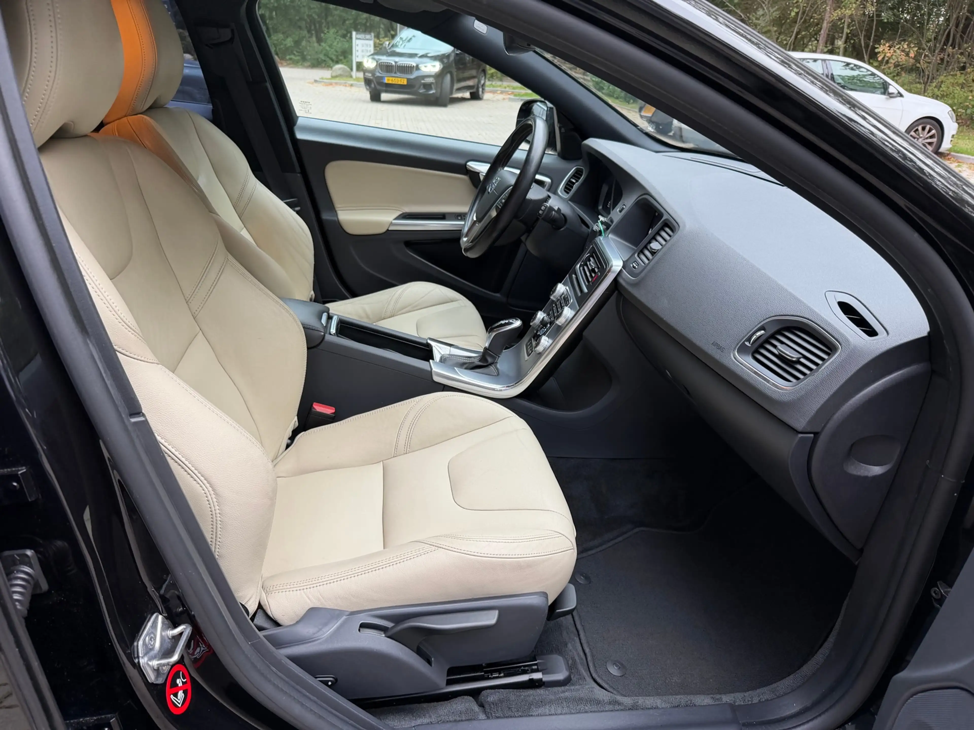 Volvo V60 1.5 T3 Polar+ Dynamic — photo 18