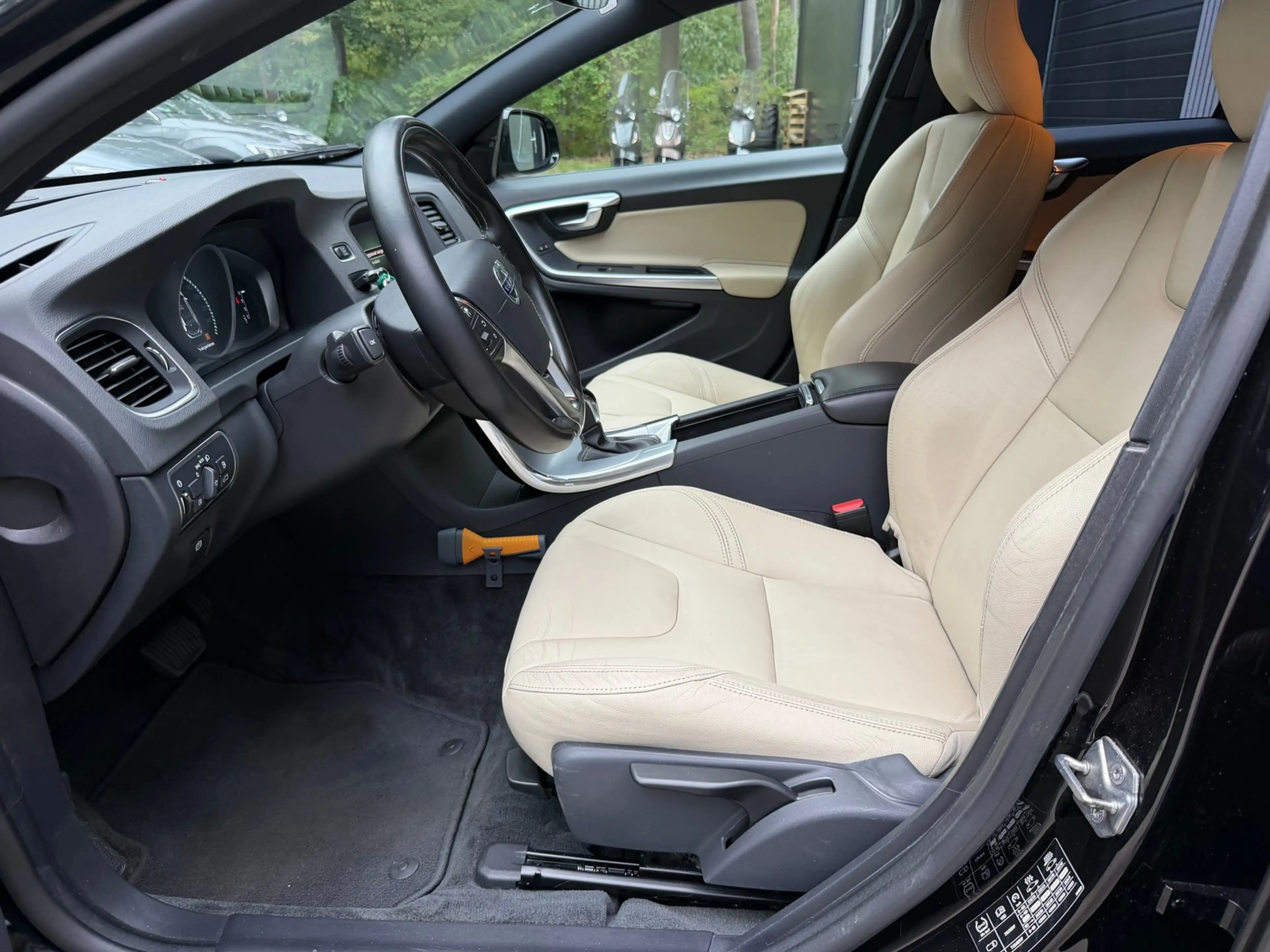 Volvo V60 1.5 T3 Polar+ Dynamic — photo 9