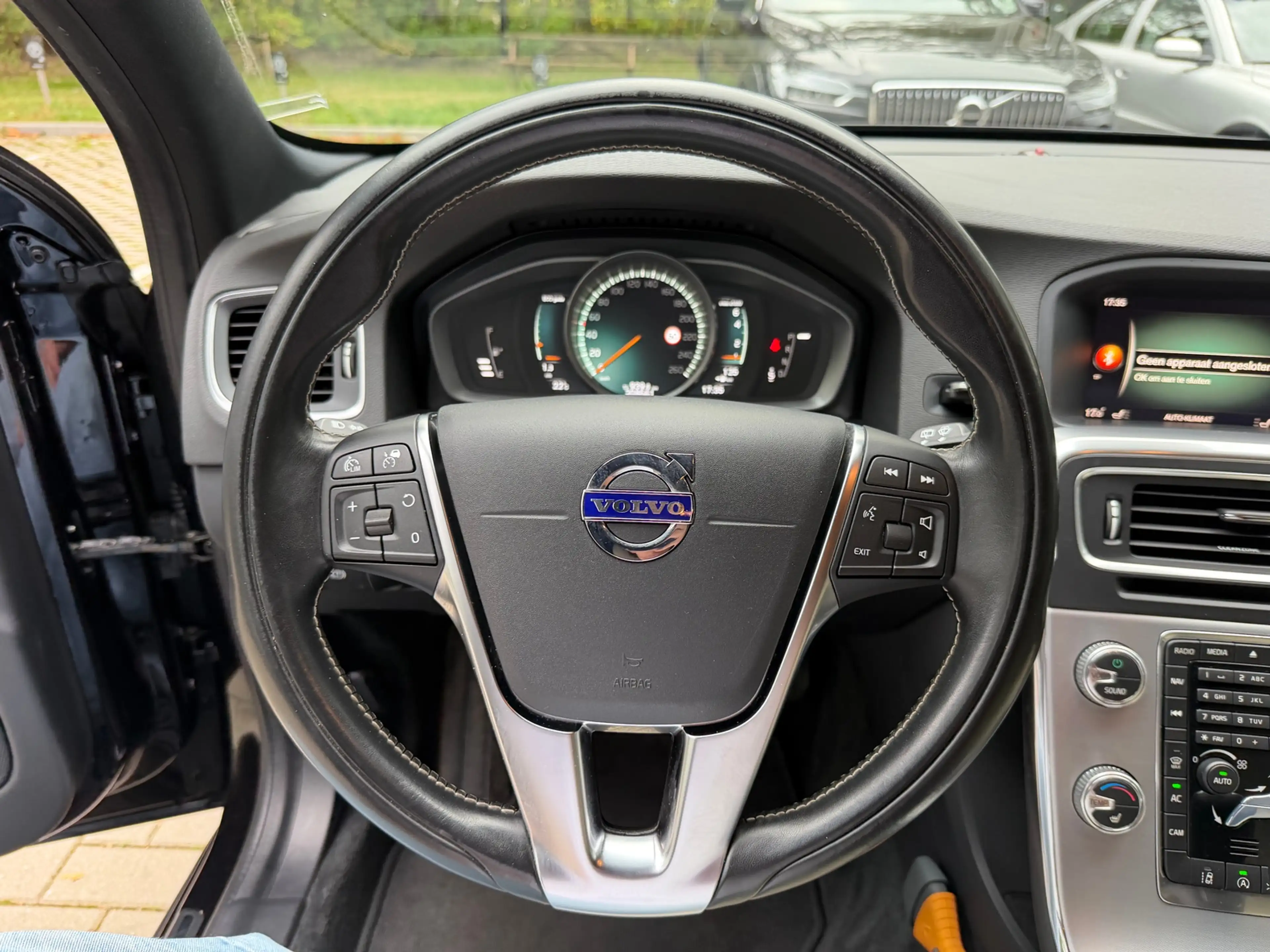 Volvo V60 1.5 T3 Polar+ Dynamic — photo 10