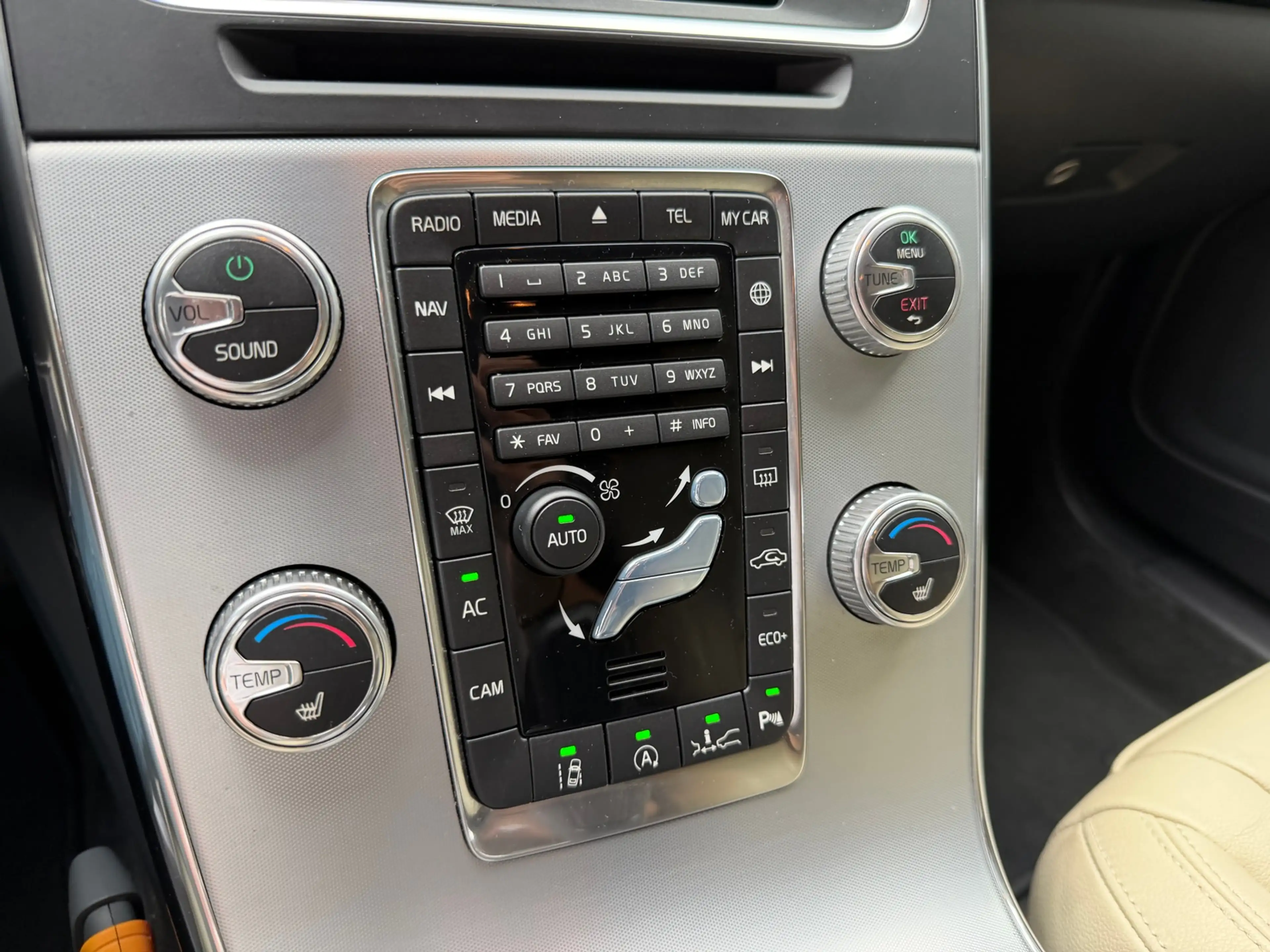 Volvo V60 1.5 T3 Polar+ Dynamic — photo 17