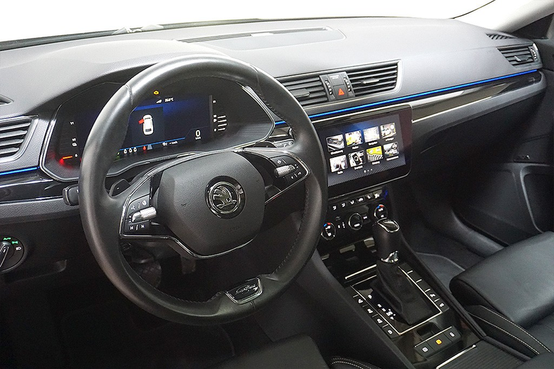 Skoda Superb 1.4eTSI iV L&K Virtual VOLL — photo 12