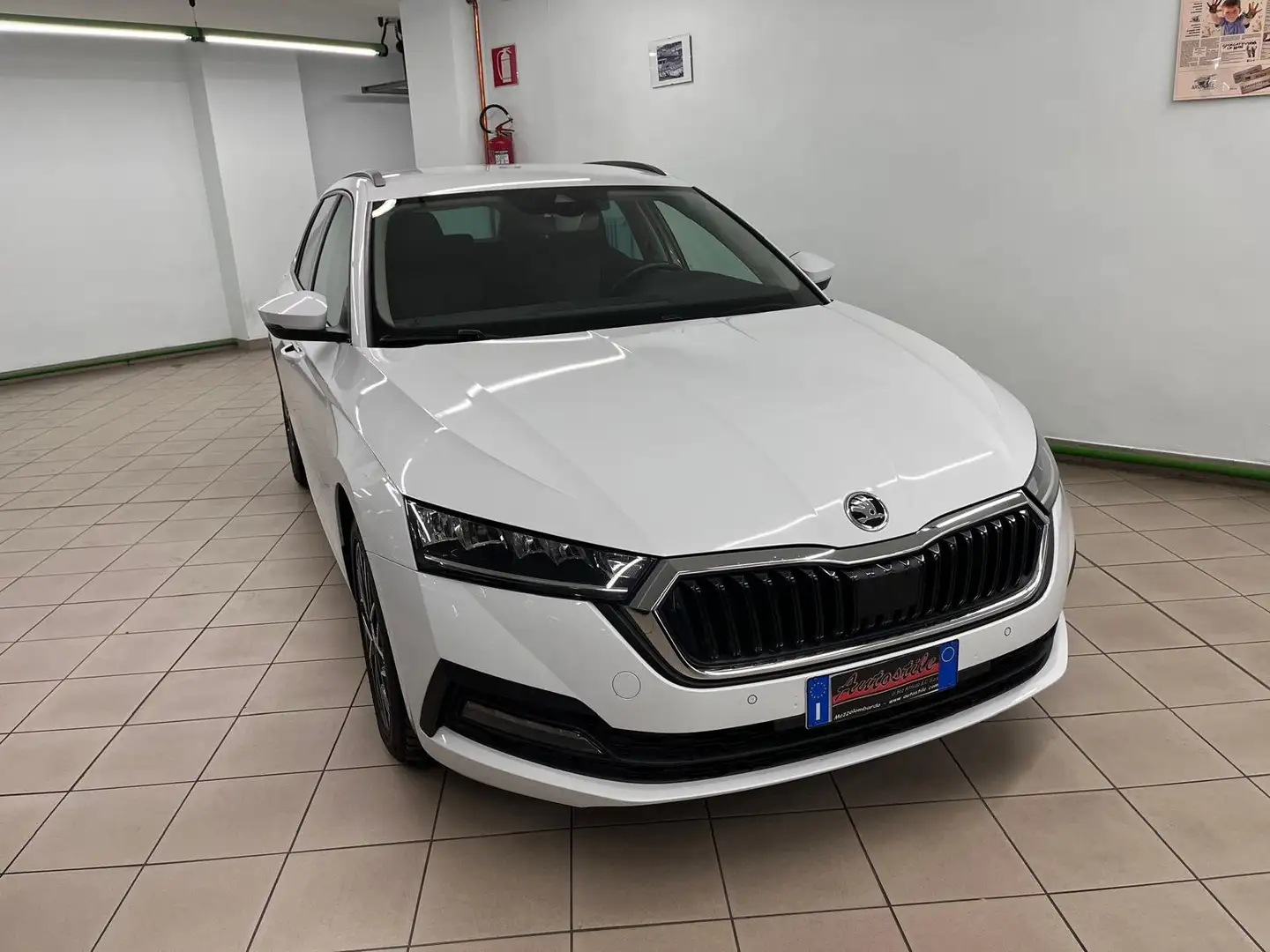 Skoda Octavia WAGON 2.0 TDI 110 kW (150 CV) DSG EXECUTIVE Bianco - 1