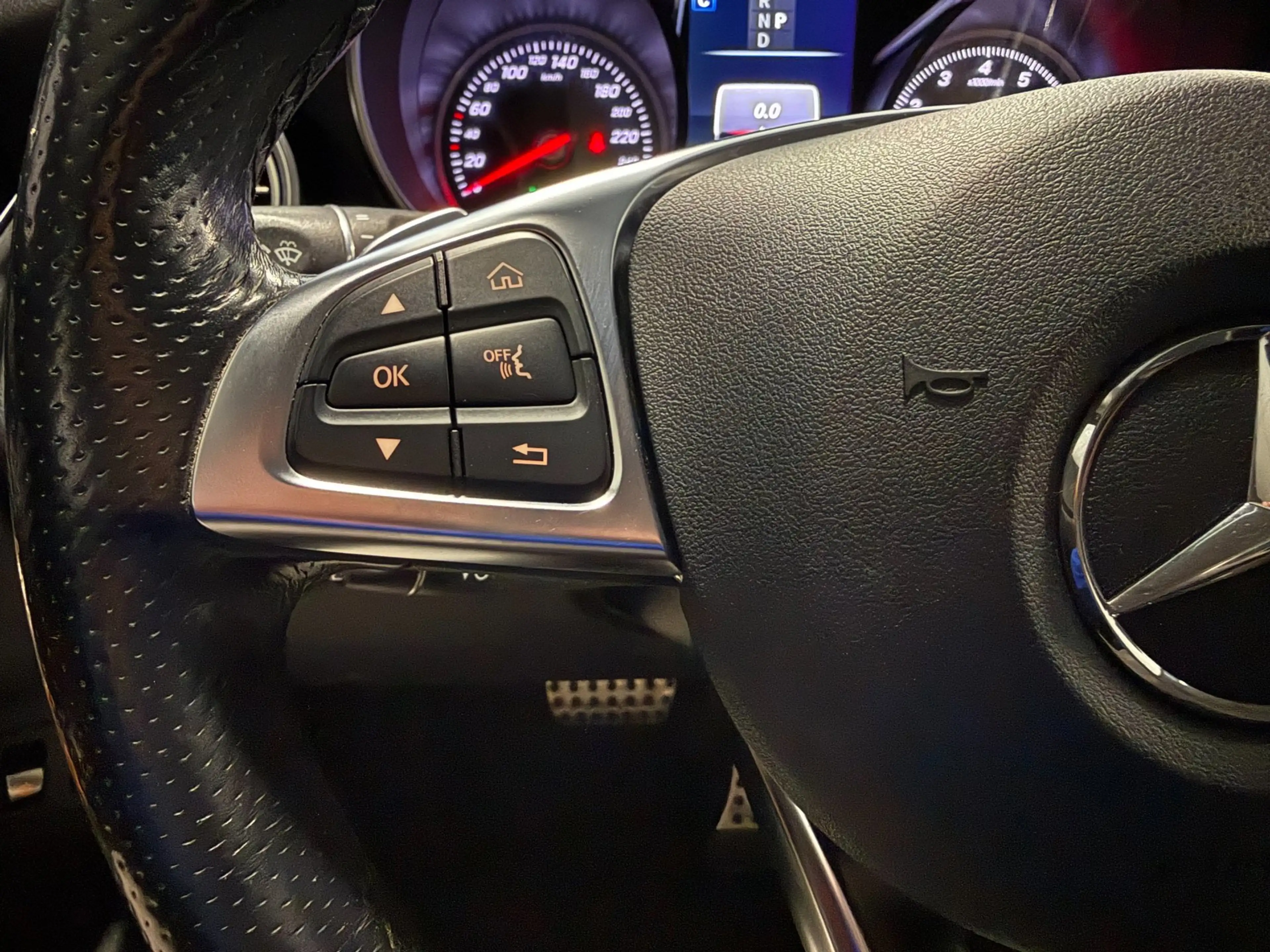 Mercedes-Benz GLC 250 AMG Line 4MATIC Sport Edition Premium Plus|360CAM| — photo 17