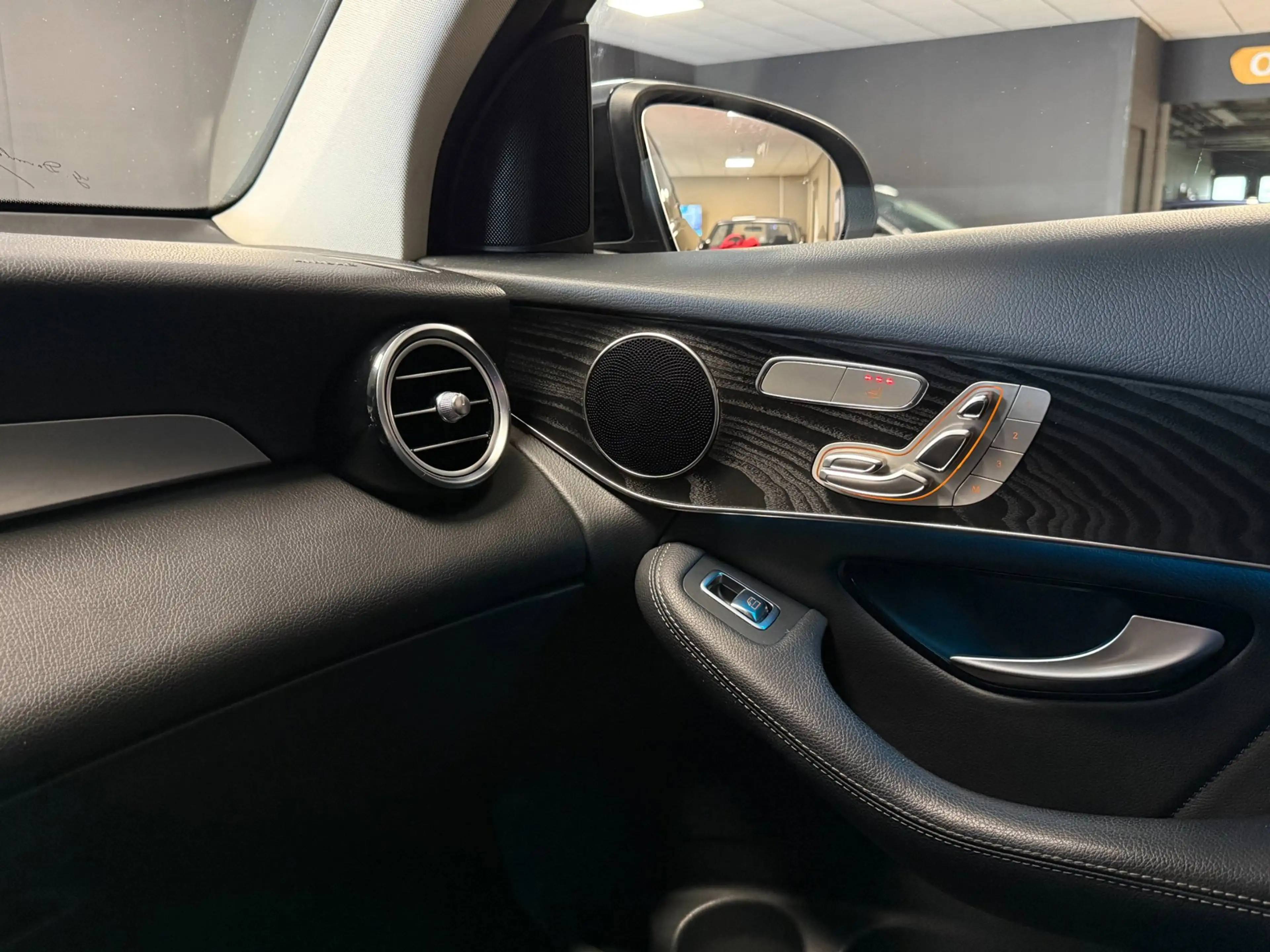 Mercedes-Benz GLC 250 AMG Line 4MATIC Sport Edition Premium Plus|360CAM| — photo 19