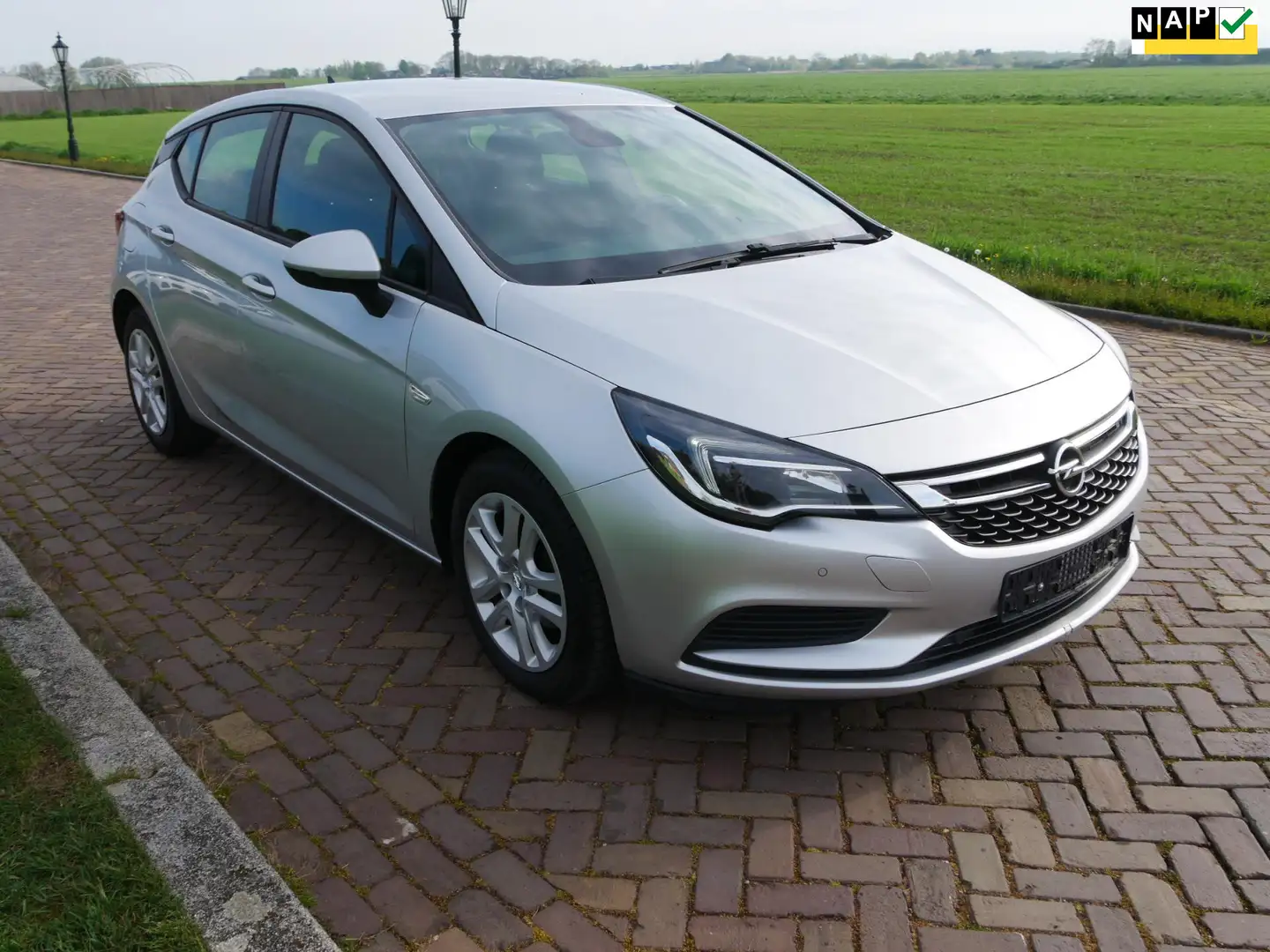 Opel Astra 1.6 CDTI Business+ AC NAVI ** MARGE CAR ** Gris - 1