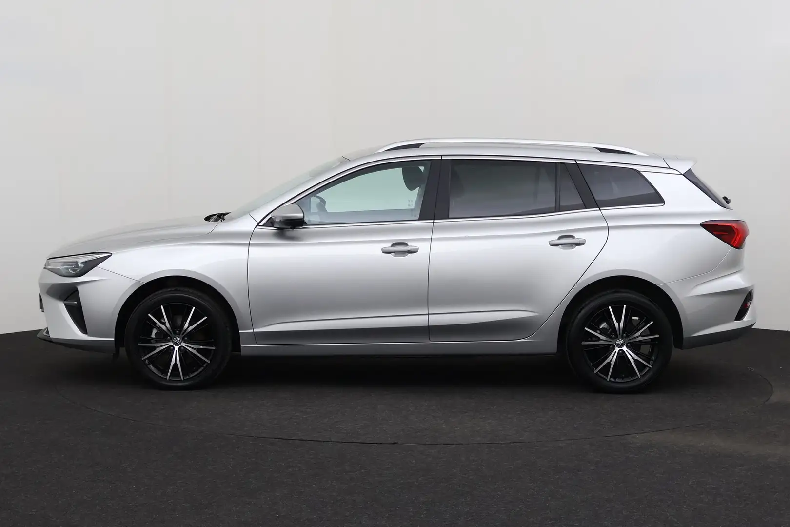 MG MG5 EXTENDED RANGE  61kWh + A/T + GPS + CAMERA + PDC + Grijs - 2