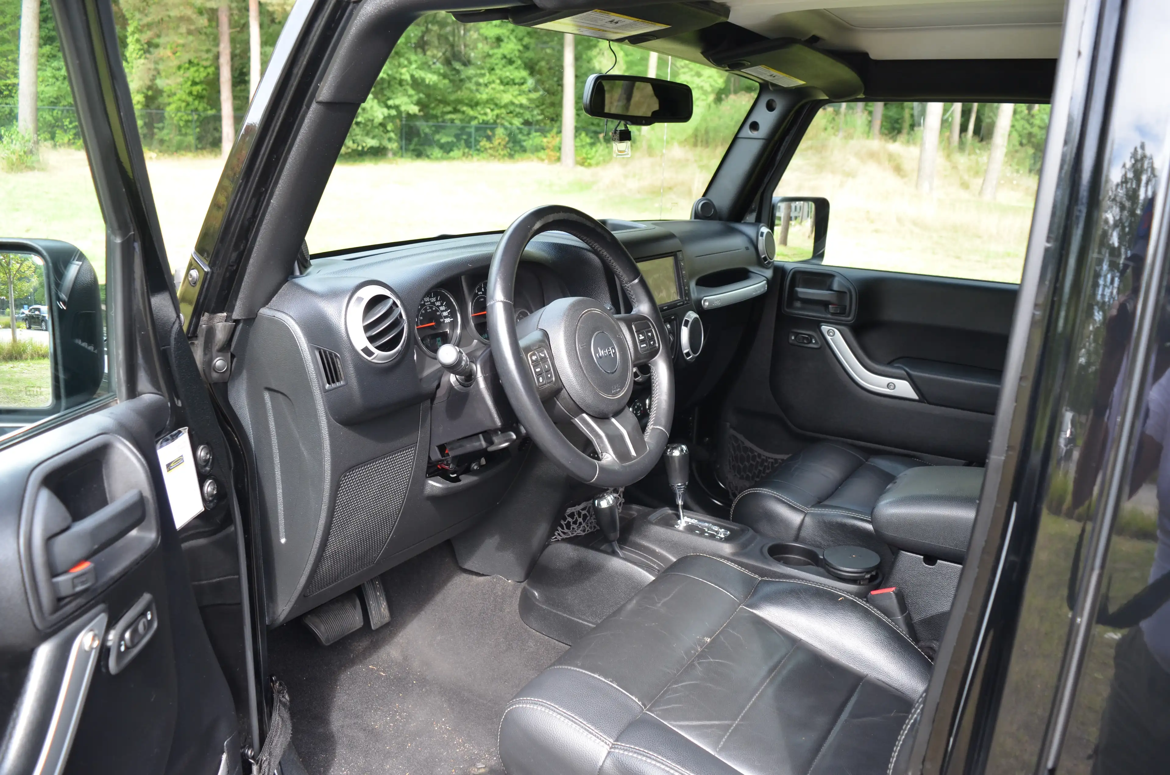 Jeep Wrangler 3.6 Sahara — photo 13