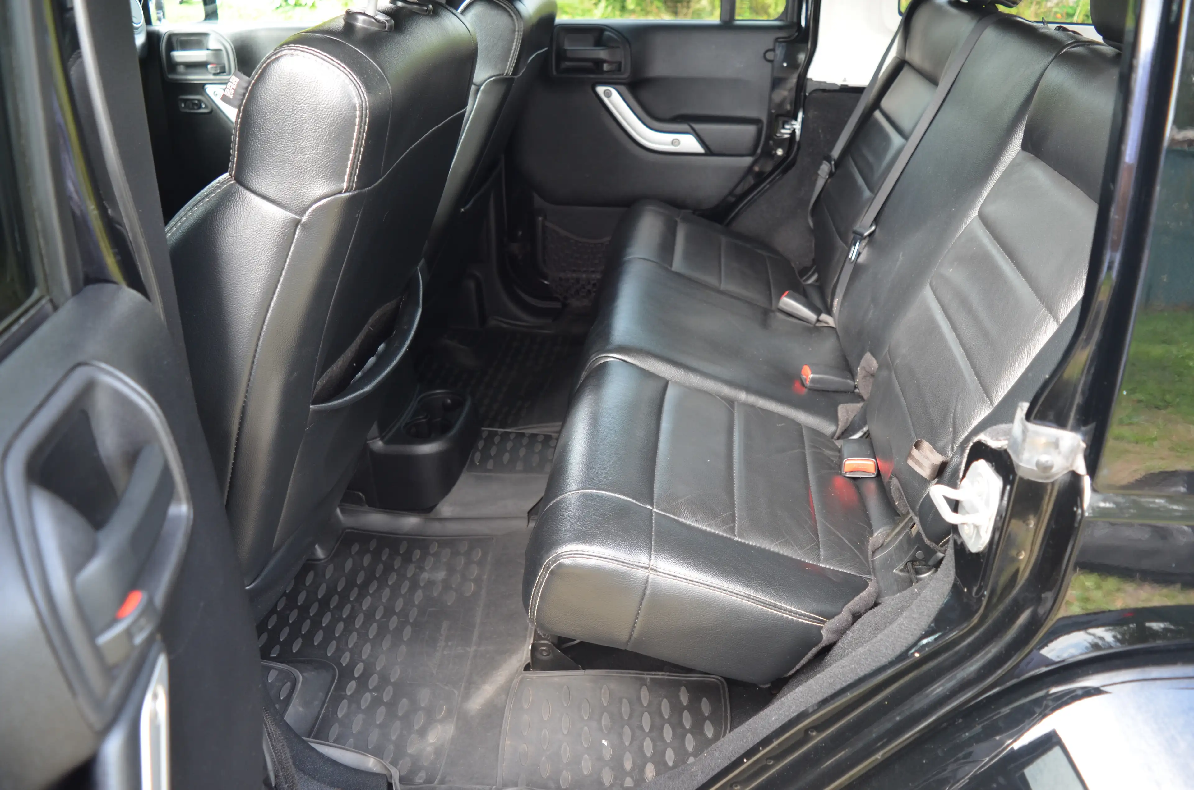 Jeep Wrangler 3.6 Sahara — photo 15