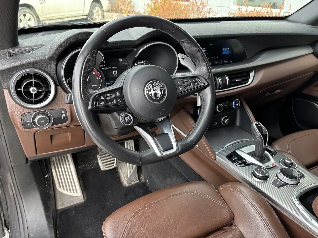 Alfa Romeo Stelvio снимка Alfa Romeo Stelvio