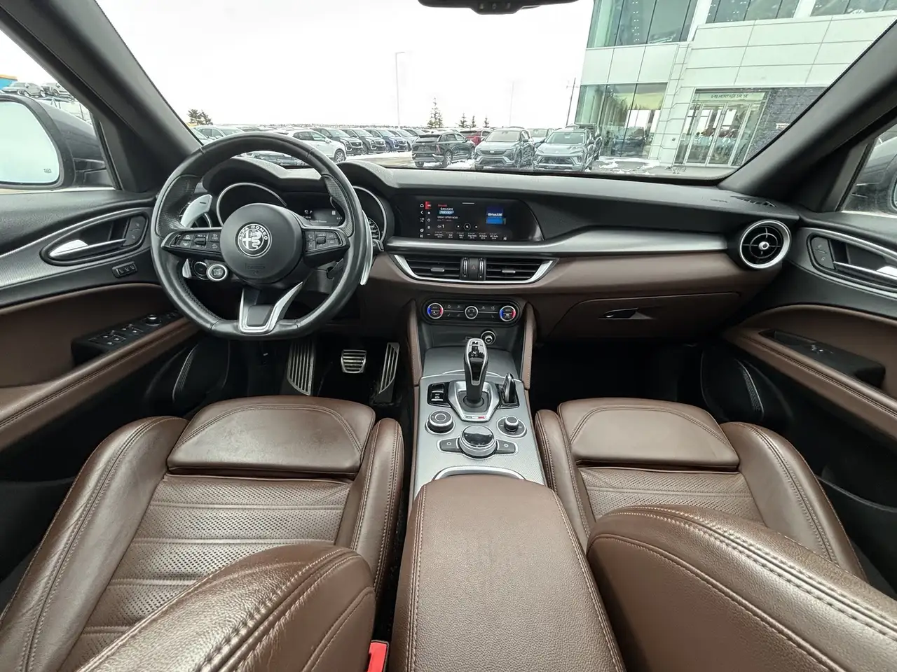 Alfa Romeo Stelvio снимка Alfa Romeo Stelvio