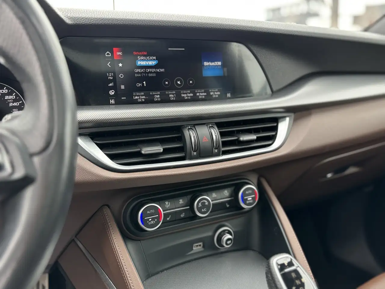 Alfa Romeo Stelvio снимка Alfa Romeo Stelvio